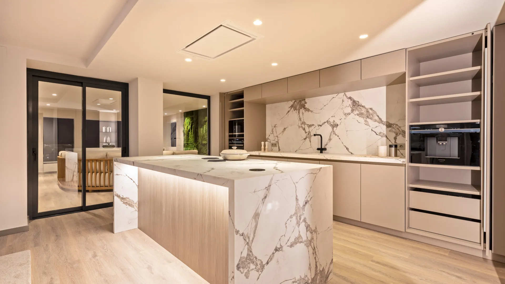 Apartment for sale in Marbella - Puerto Banus with 5 bedrooms