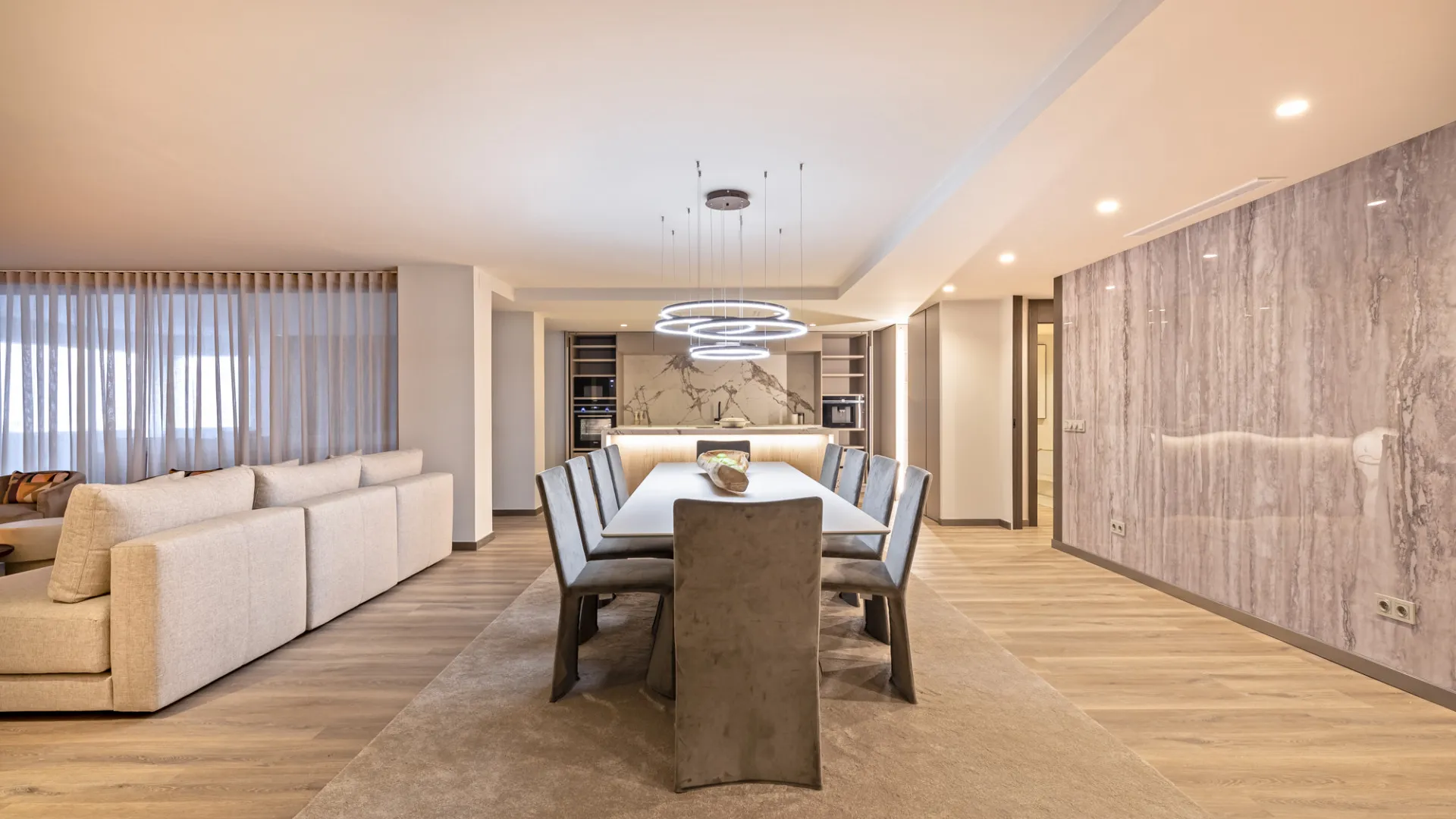 Apartment for sale in Marbella - Puerto Banus with 5 bedrooms