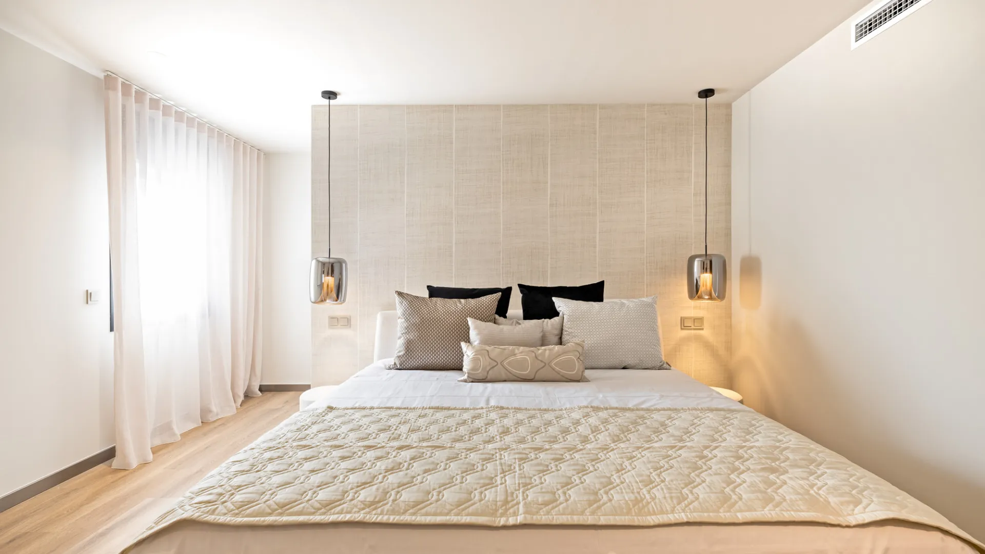 Apartment for sale in Marbella - Puerto Banus with 5 bedrooms