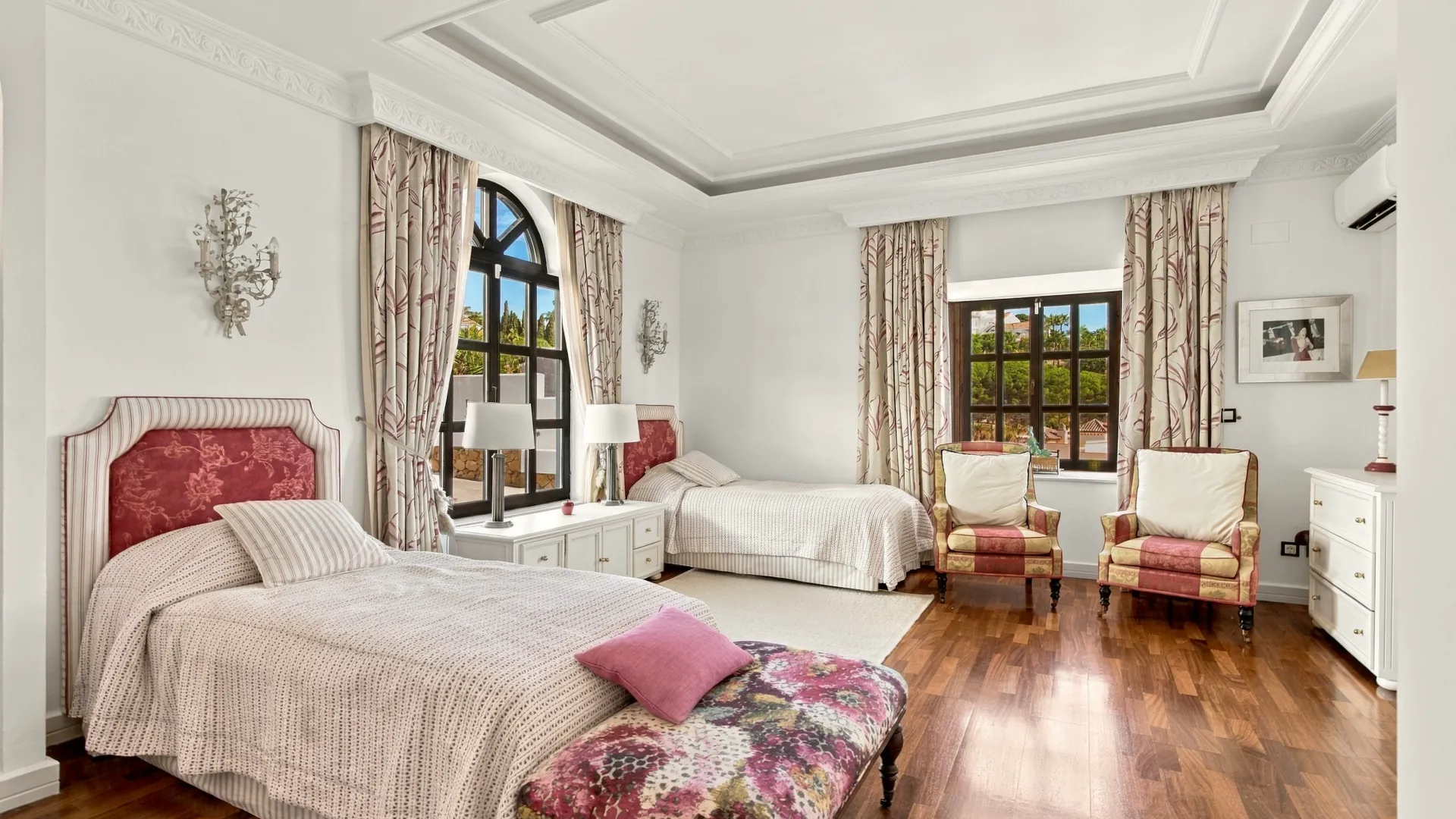 Villa for sale in Puerto del Capitan