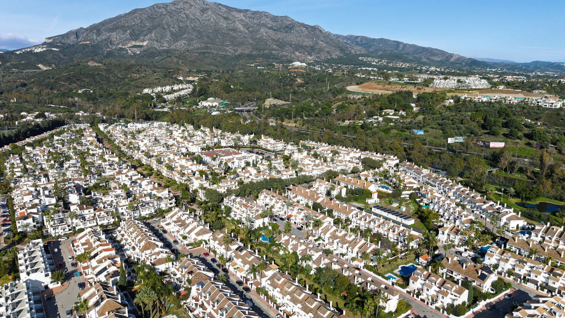Los Naranjos de Marbella 4 bedrooms town house for sale