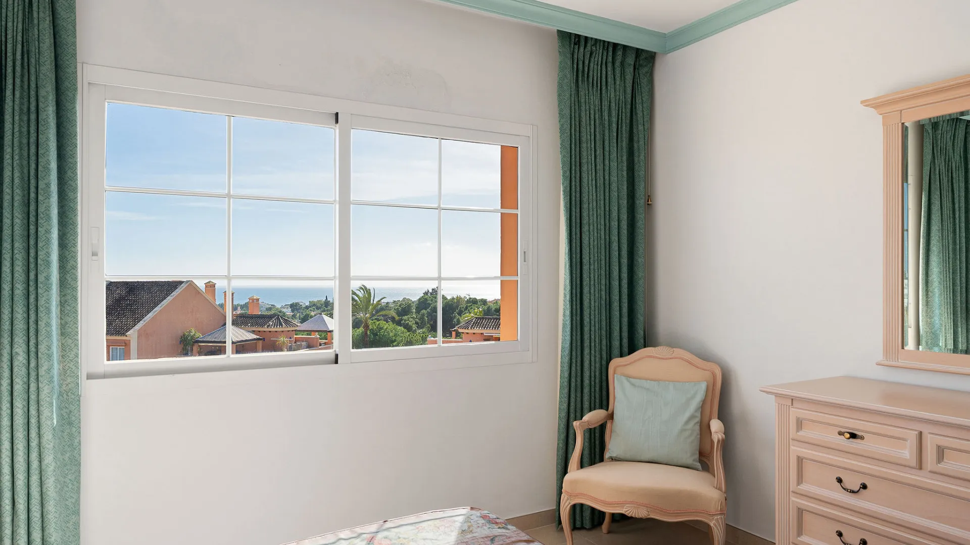 Buy 3 bedrooms duplex penthouse in Andalucia Alta