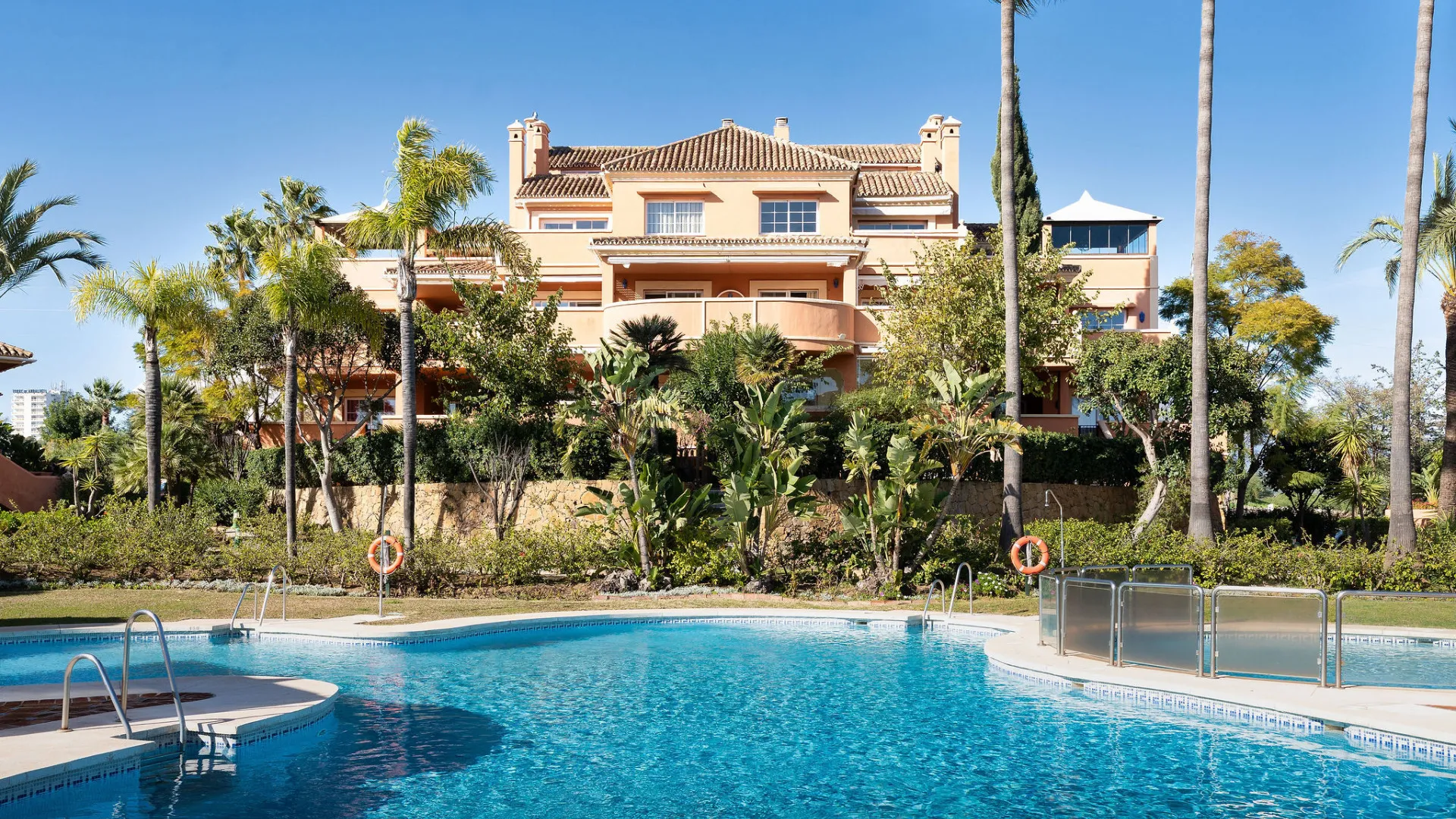 Buy 3 bedrooms duplex penthouse in Andalucia Alta