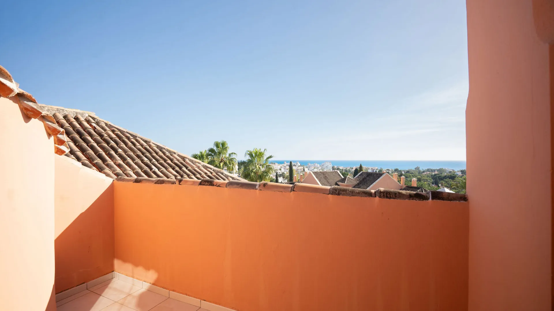 Buy 3 bedrooms duplex penthouse in Andalucia Alta