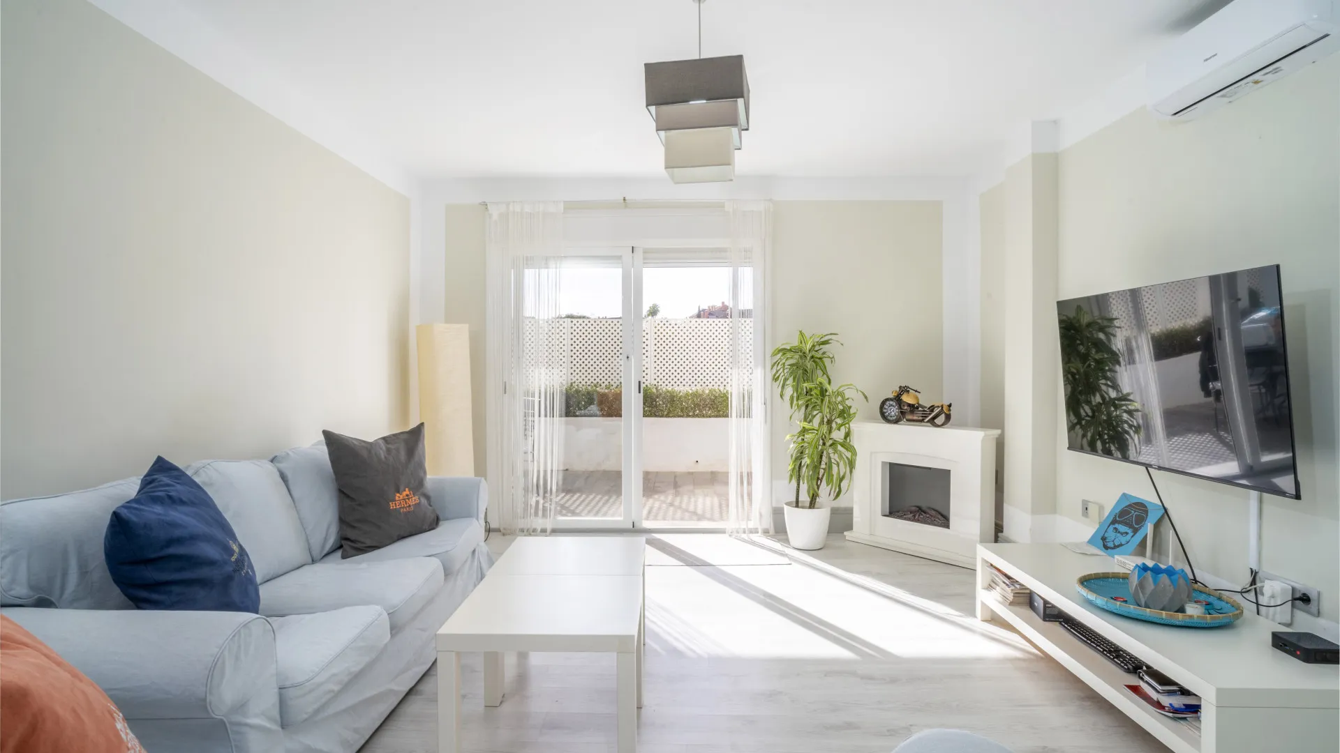 For sale Jardines de Andalucia ground floor apartment with 2 bedrooms