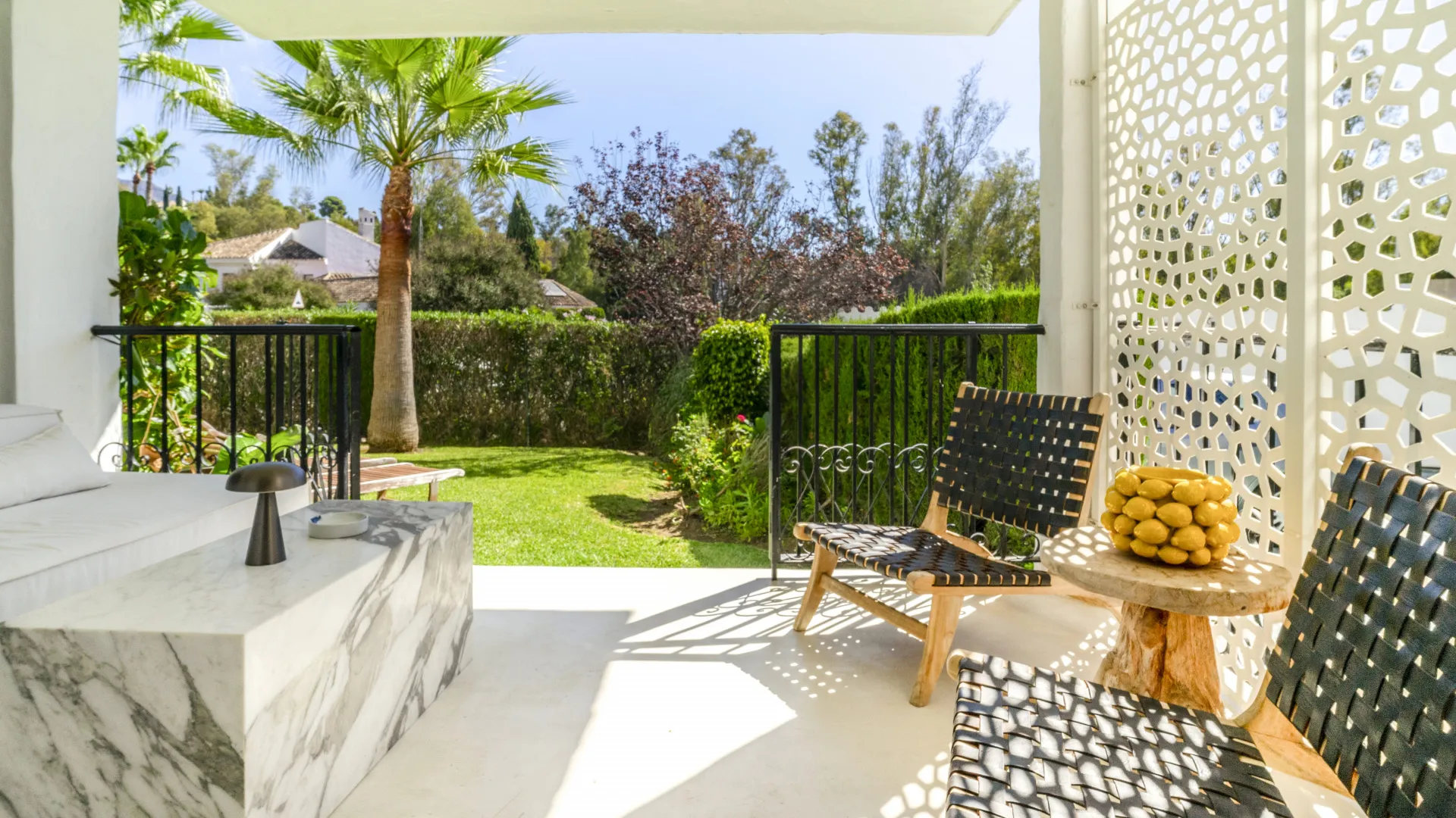 Buy 3 bedrooms ground floor apartment in Las Cascadas