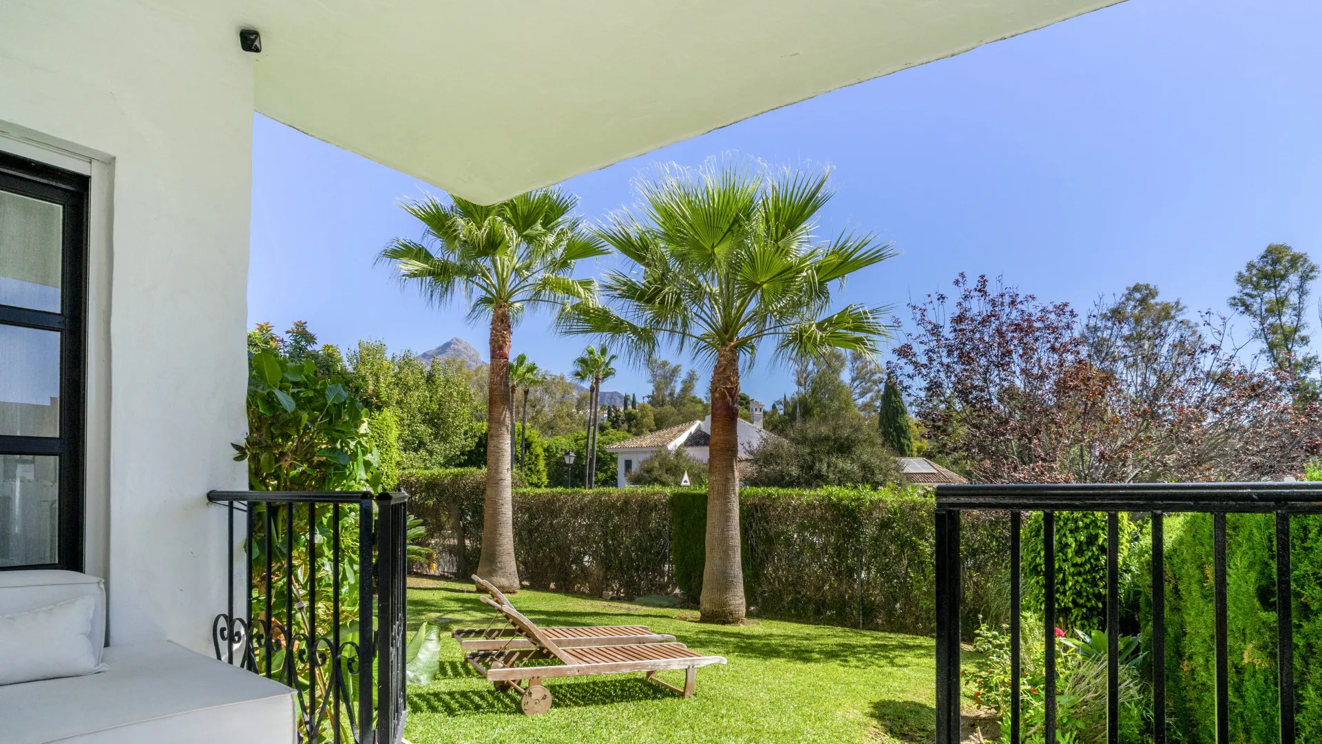 Buy 3 bedrooms ground floor apartment in Las Cascadas