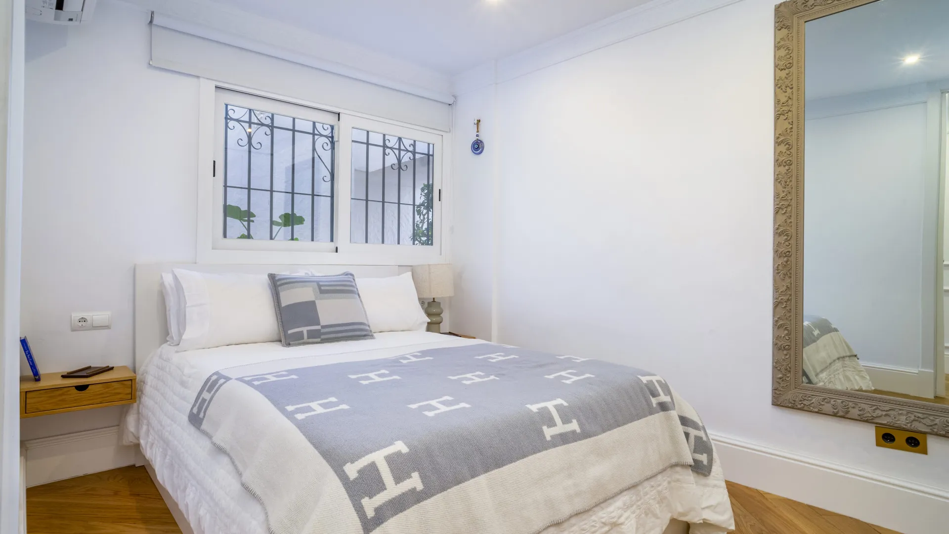 Buy 3 bedrooms ground floor apartment in Las Cascadas