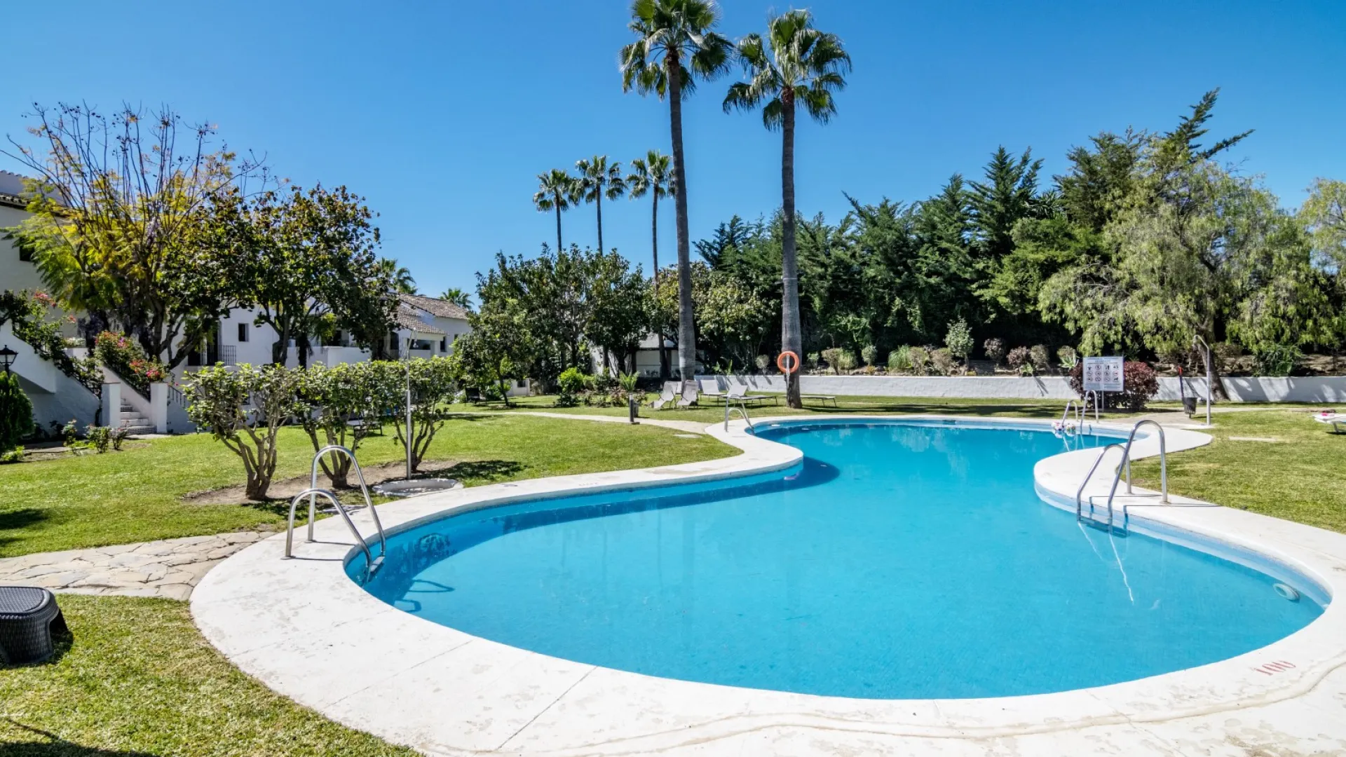 Buy 3 bedrooms ground floor apartment in Las Cascadas