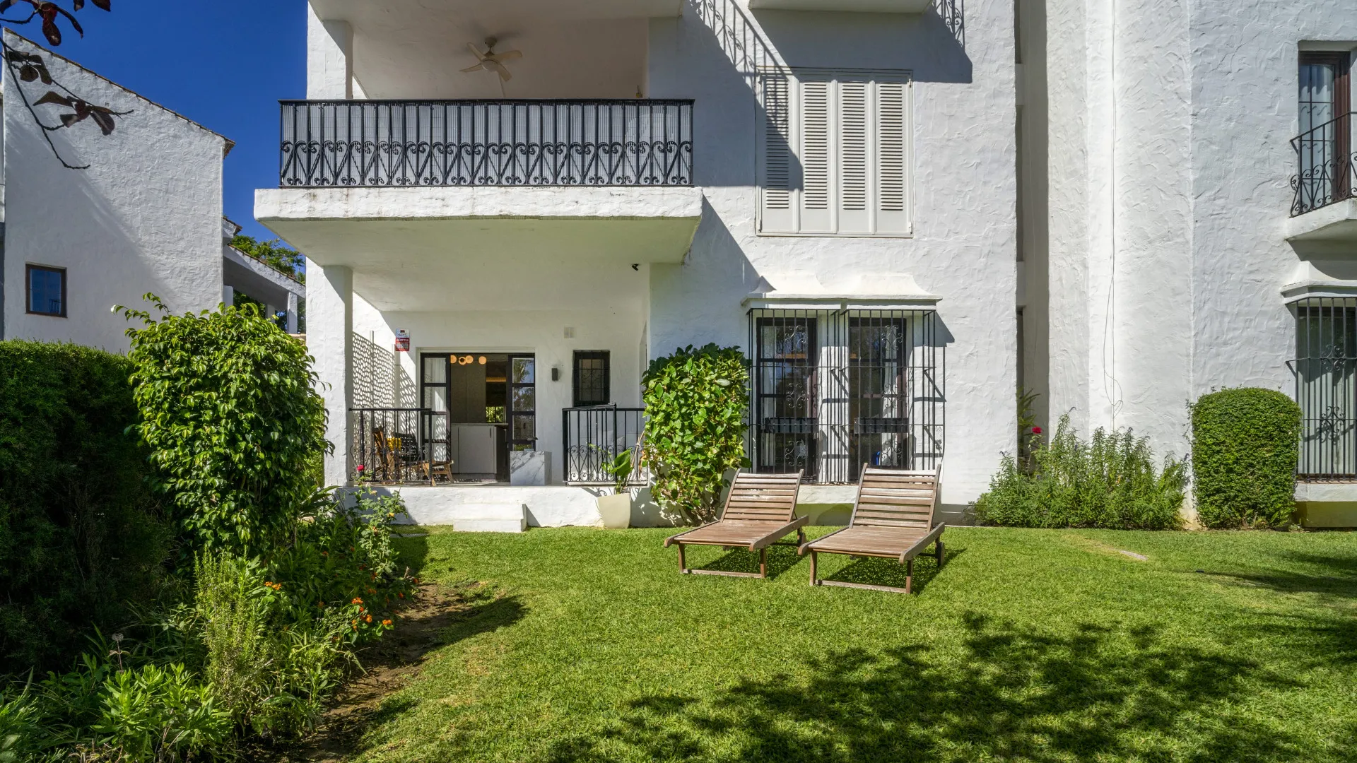 Buy 3 bedrooms ground floor apartment in Las Cascadas