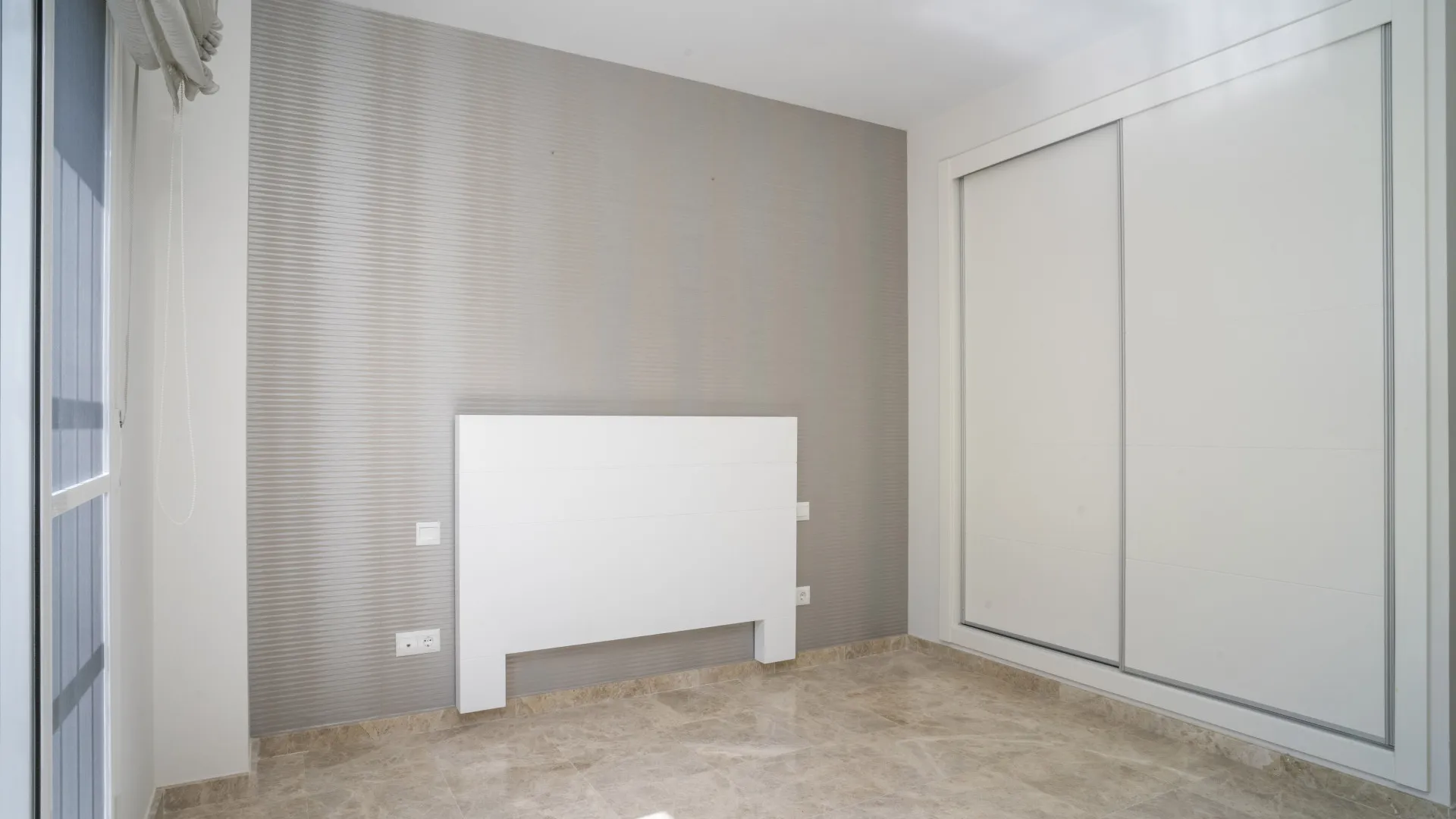 Apartamento planta baja en venta en Los Naranjos de Marbella