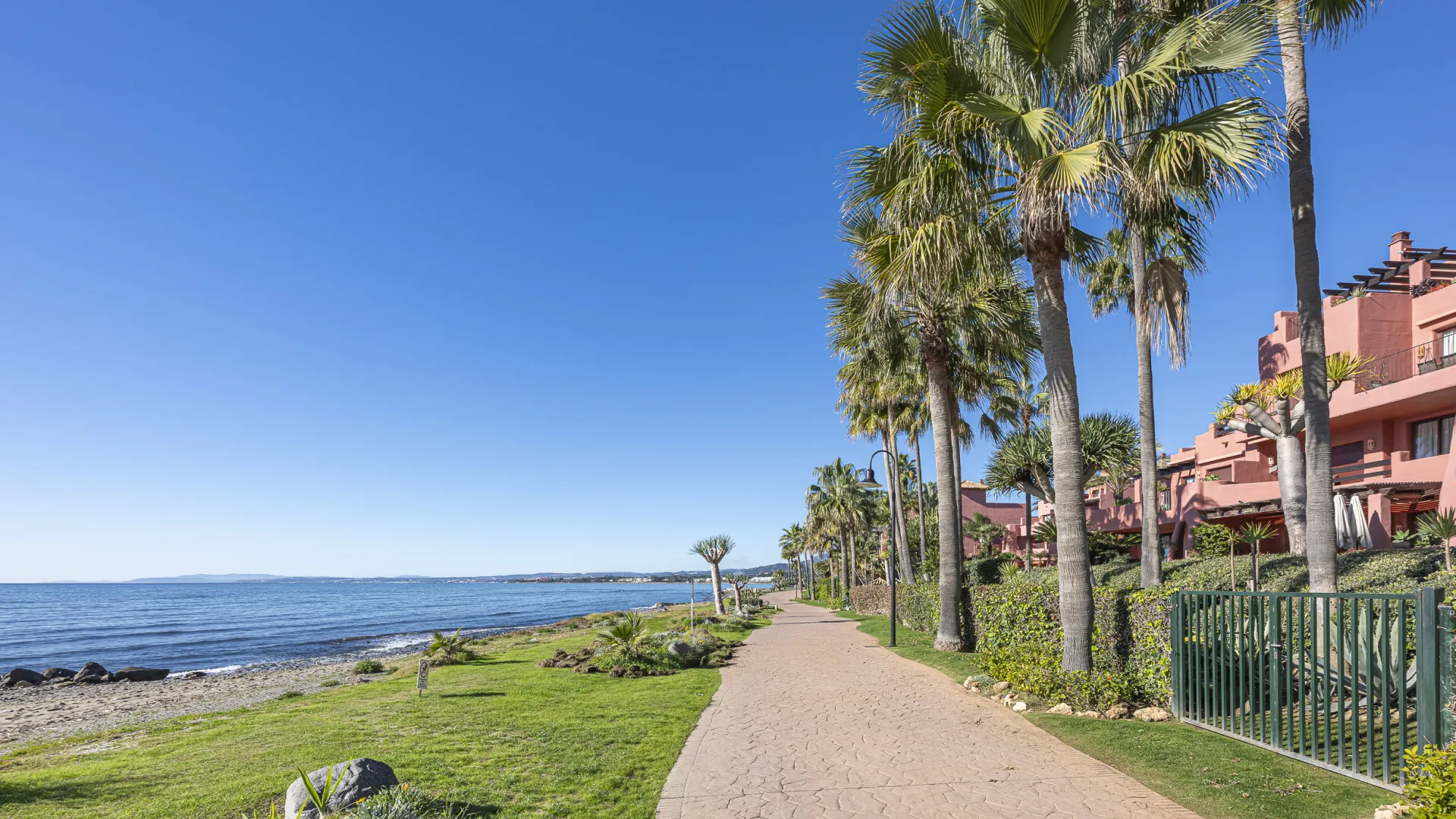 Apartamento planta baja en venta en Menara Beach