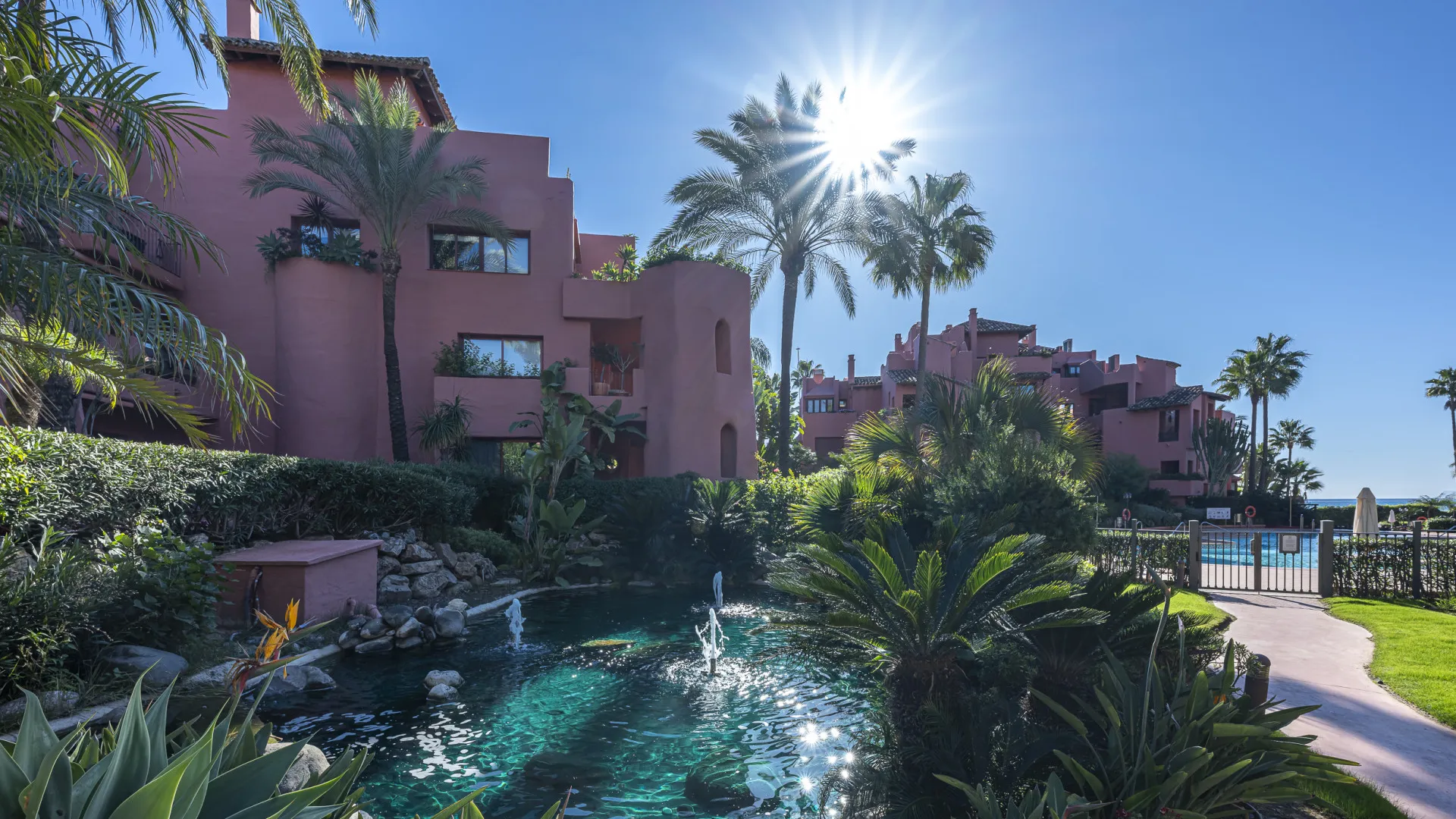 Apartamento planta baja en venta en Menara Beach
