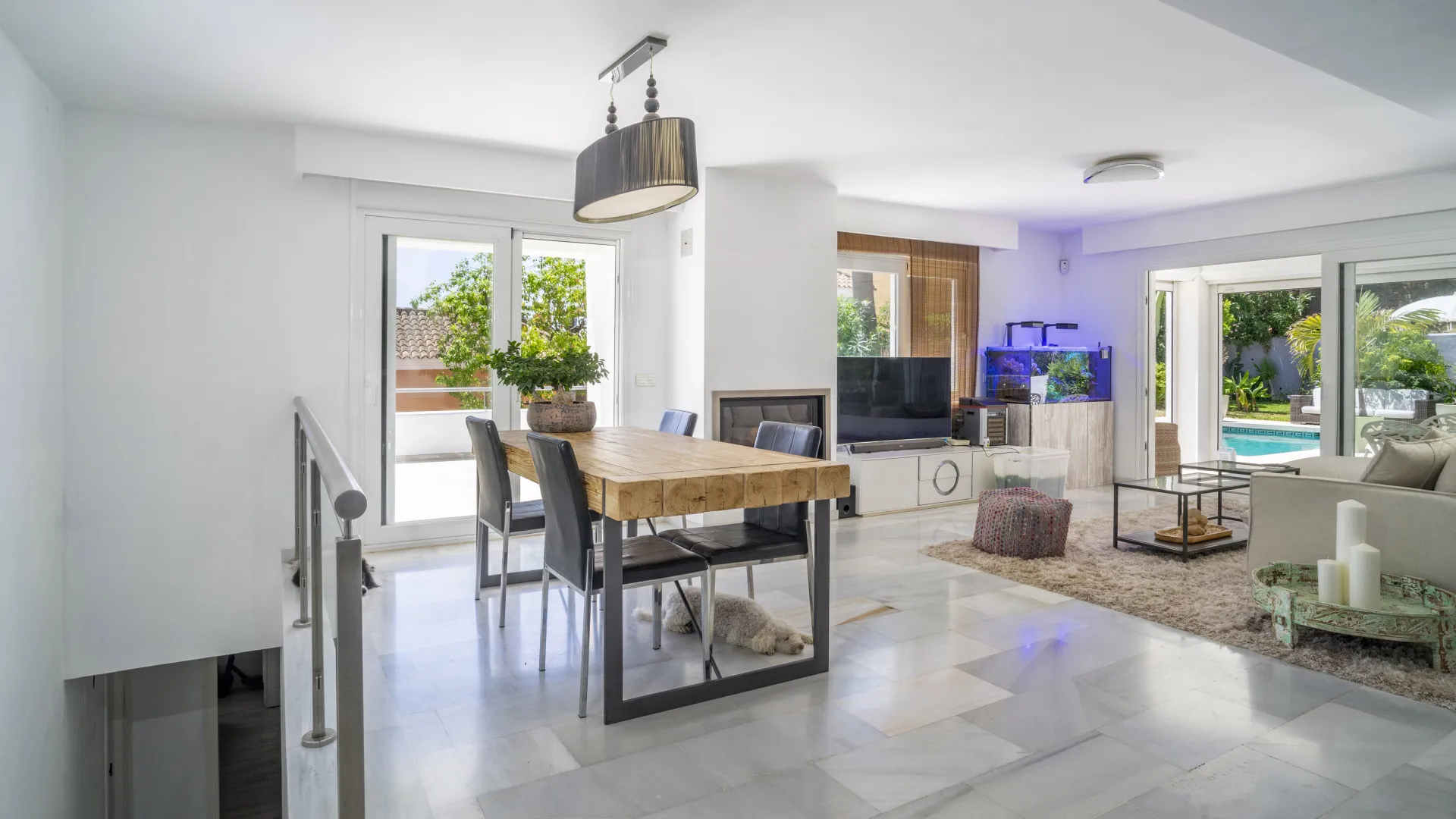 Villa for sale in Los Naranjos Hill Club with 4 bedrooms