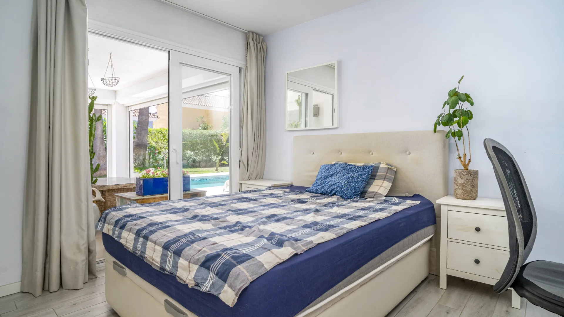 Villa for sale in Los Naranjos Hill Club with 4 bedrooms