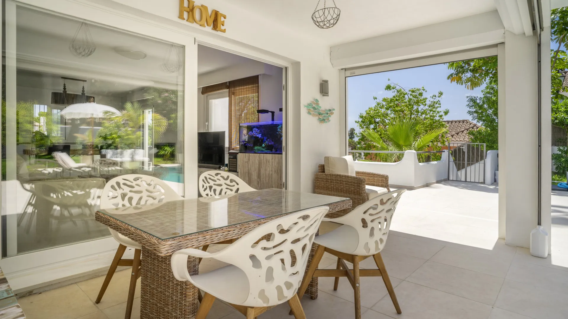 Villa for sale in Los Naranjos Hill Club with 4 bedrooms