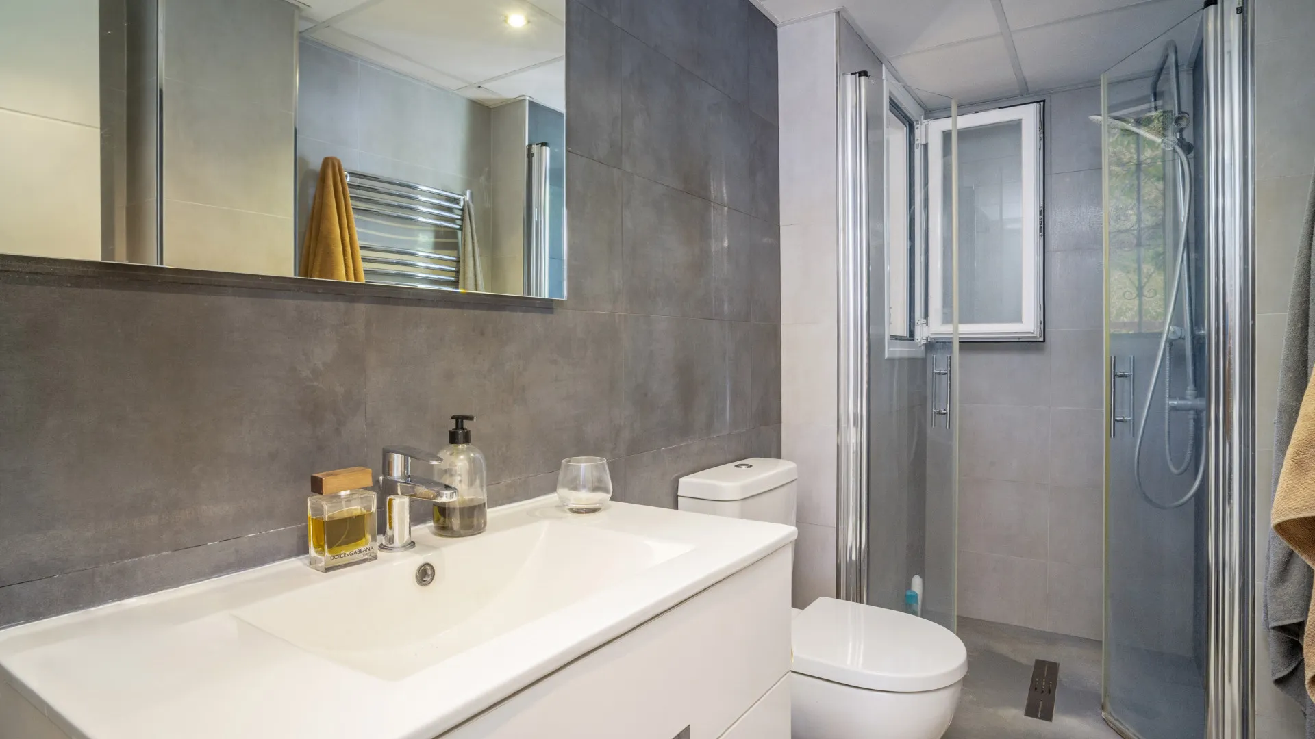 Villa for sale in Los Naranjos Hill Club with 4 bedrooms