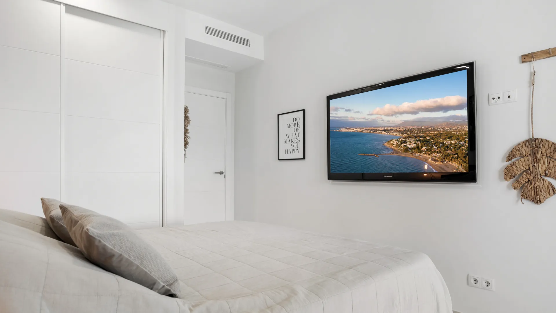 For sale ground floor apartment in Estepona Golf