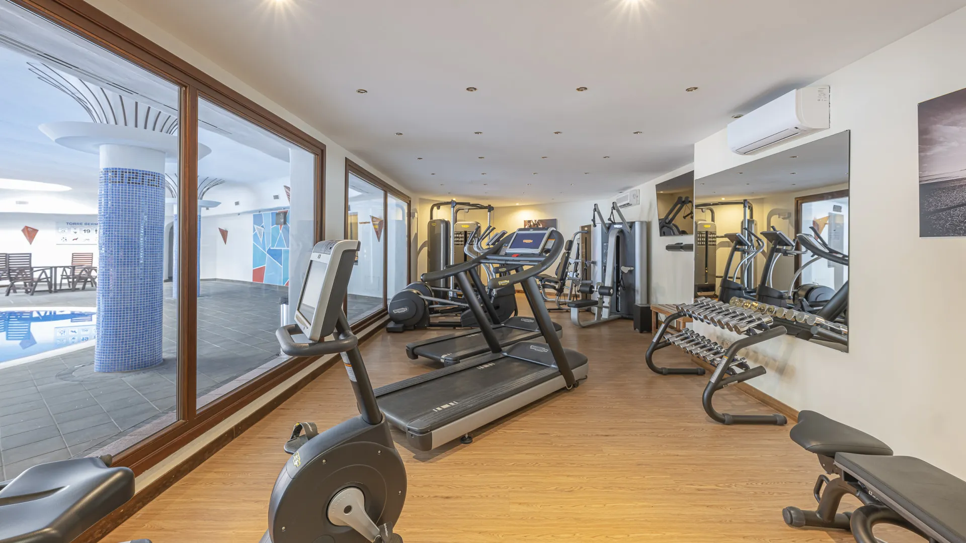 Duplex penthouse for sale in Torre Bermeja with 3 bedrooms