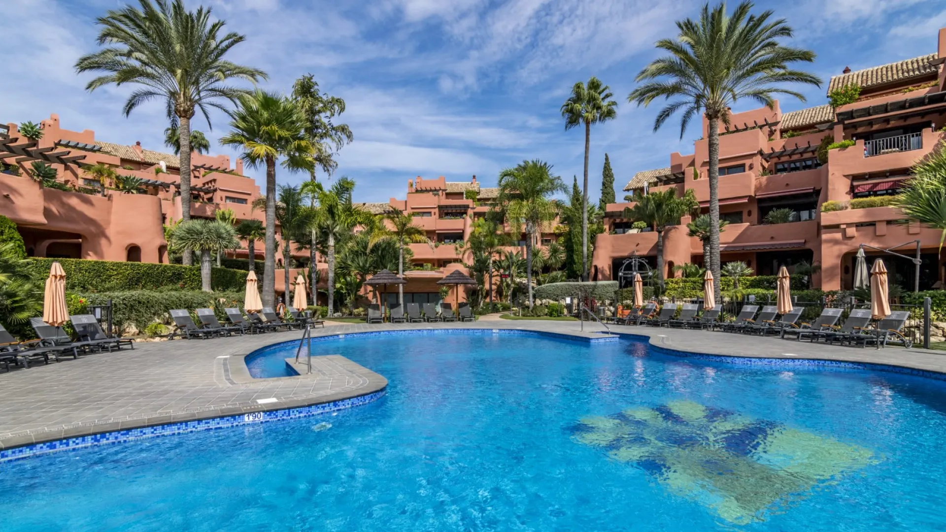 Duplex penthouse for sale in Torre Bermeja with 3 bedrooms