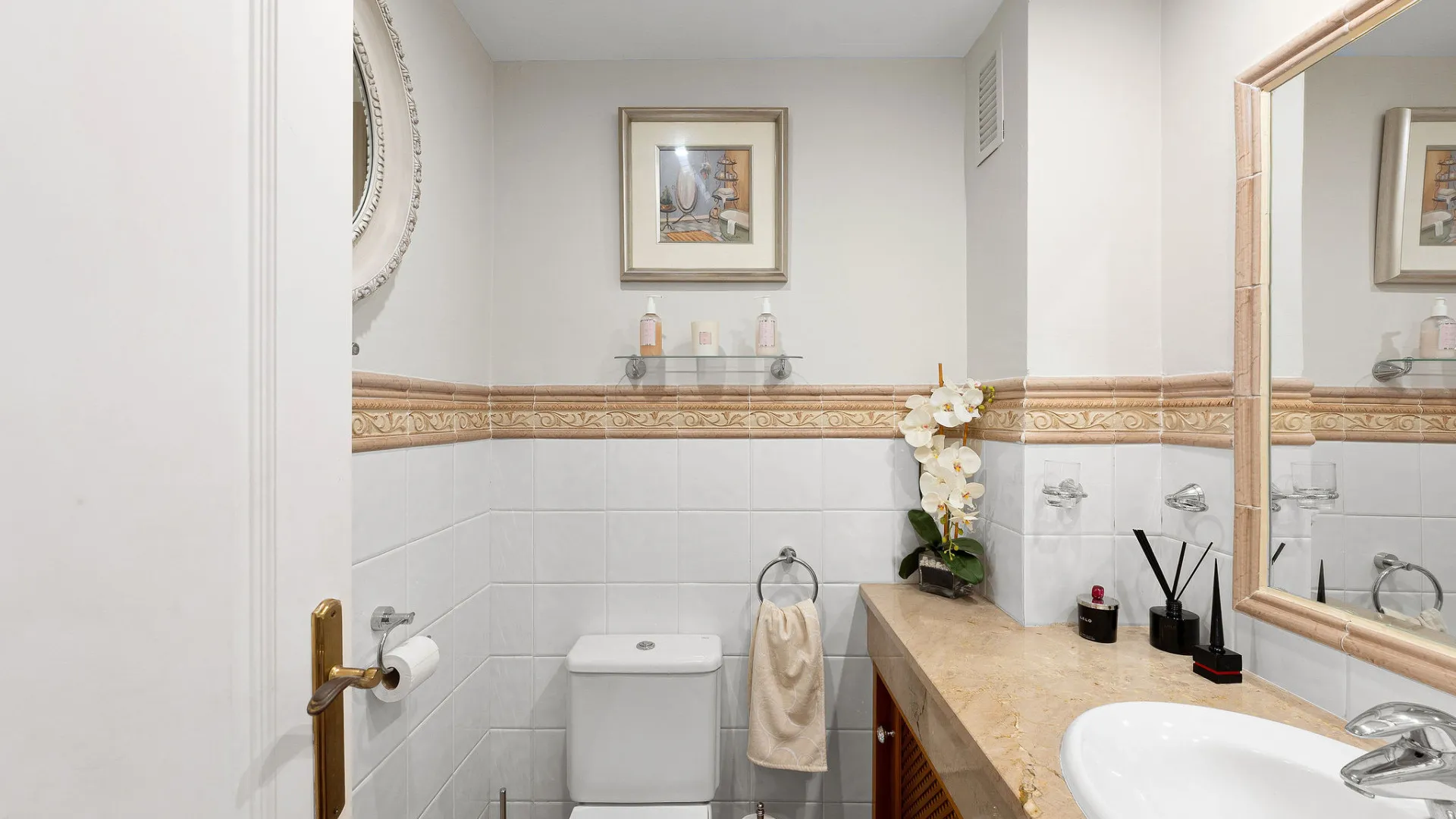 Se vende apartamento en Cumbres del Rodeo de 3 dormitorios