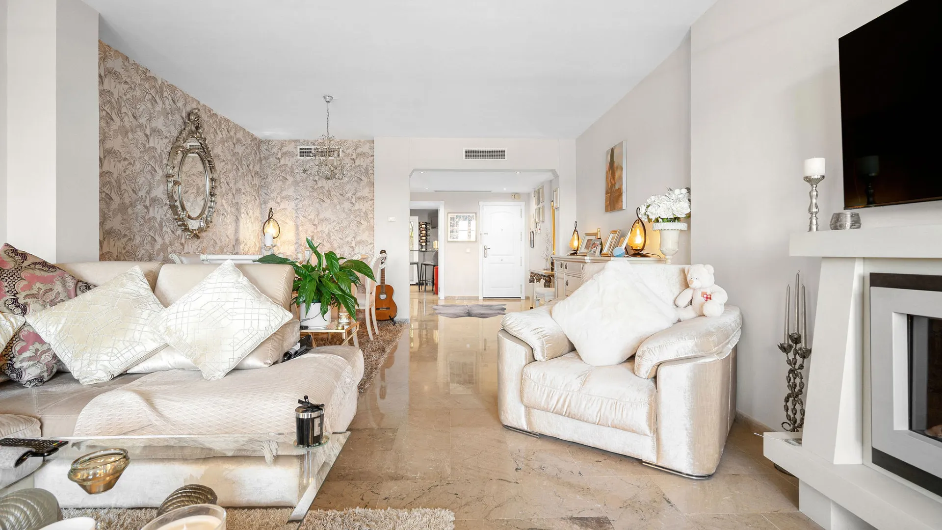 Se vende apartamento en Cumbres del Rodeo de 3 dormitorios