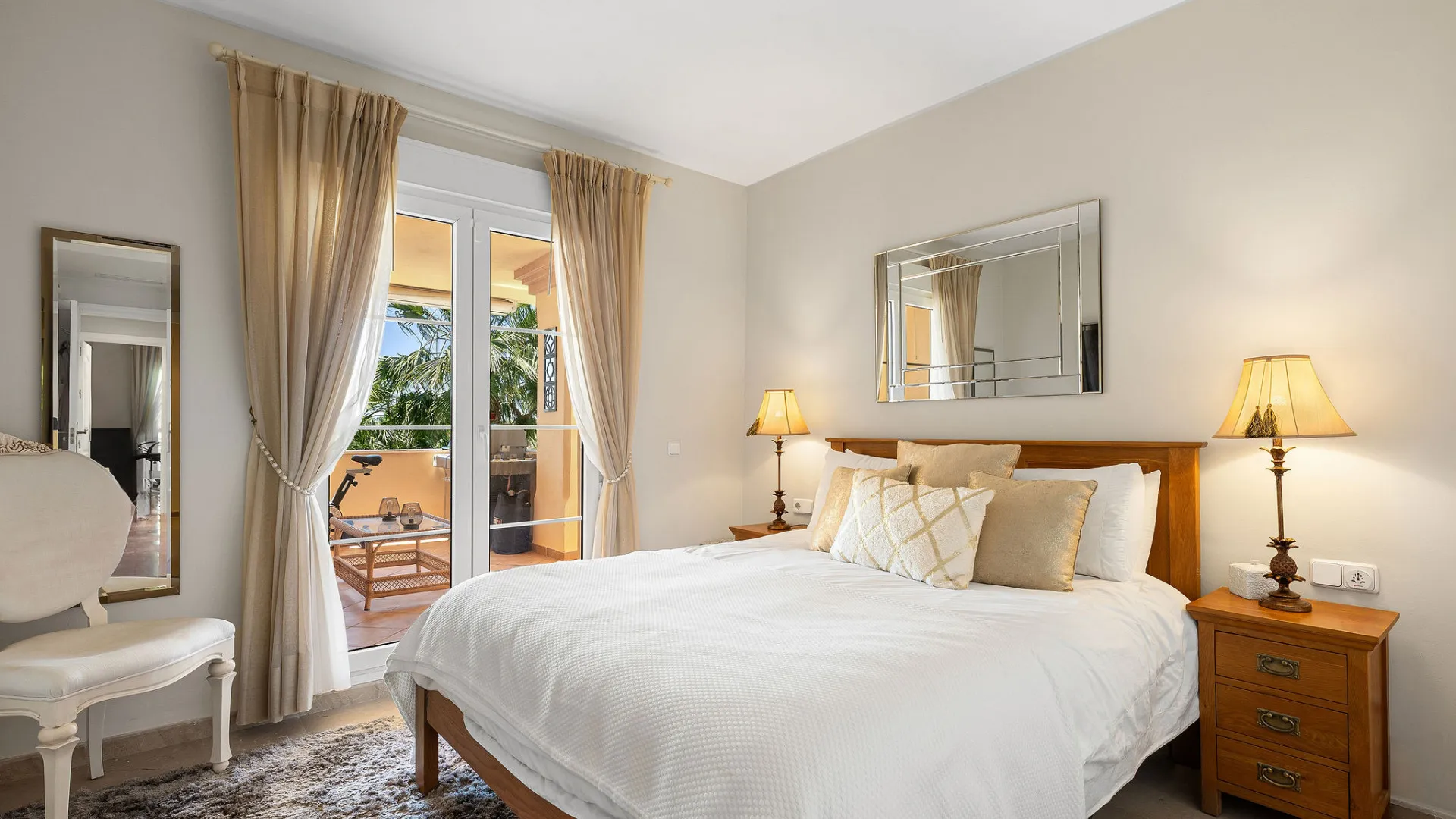 Se vende apartamento en Cumbres del Rodeo de 3 dormitorios