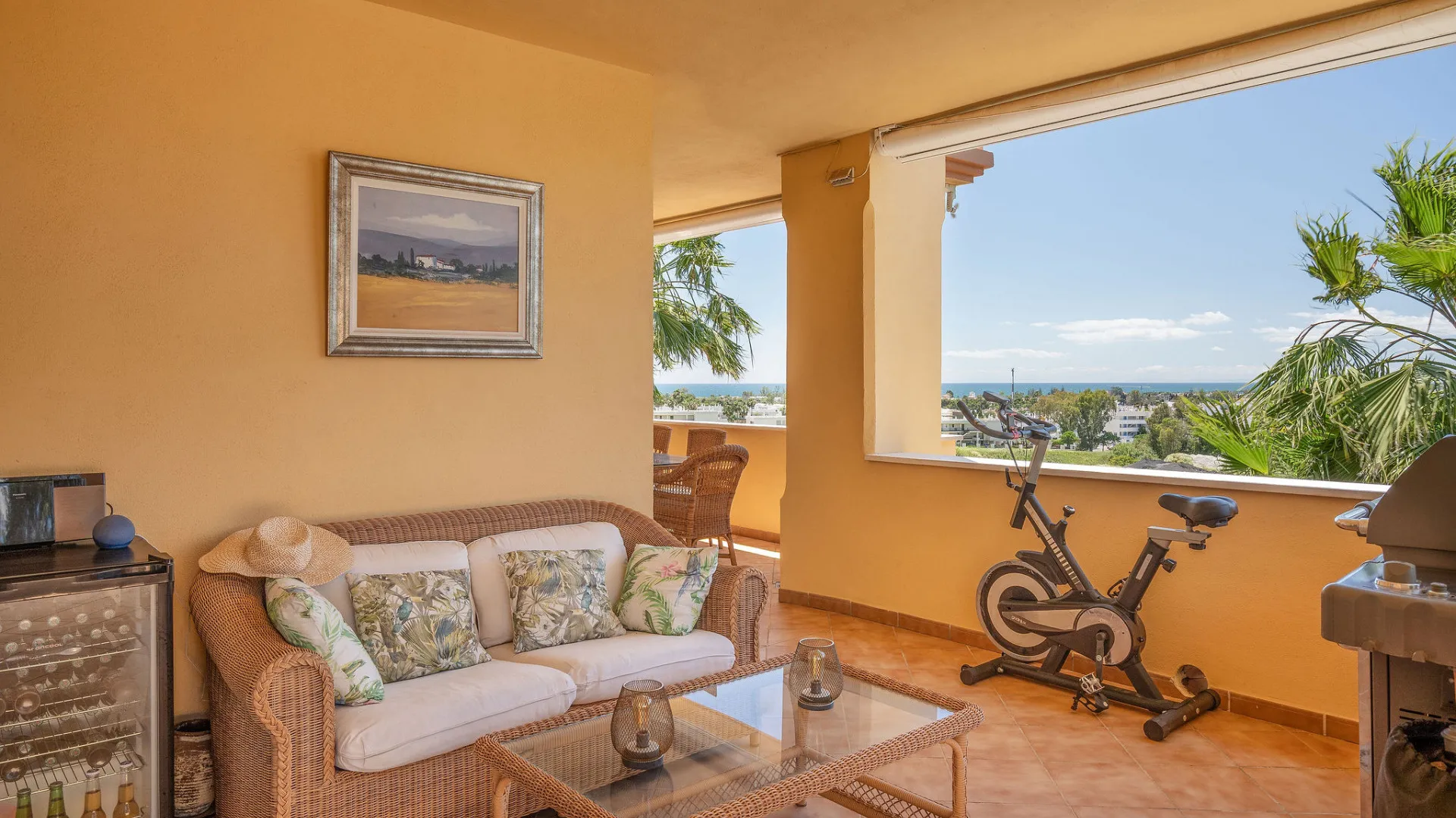 Se vende apartamento en Cumbres del Rodeo de 3 dormitorios