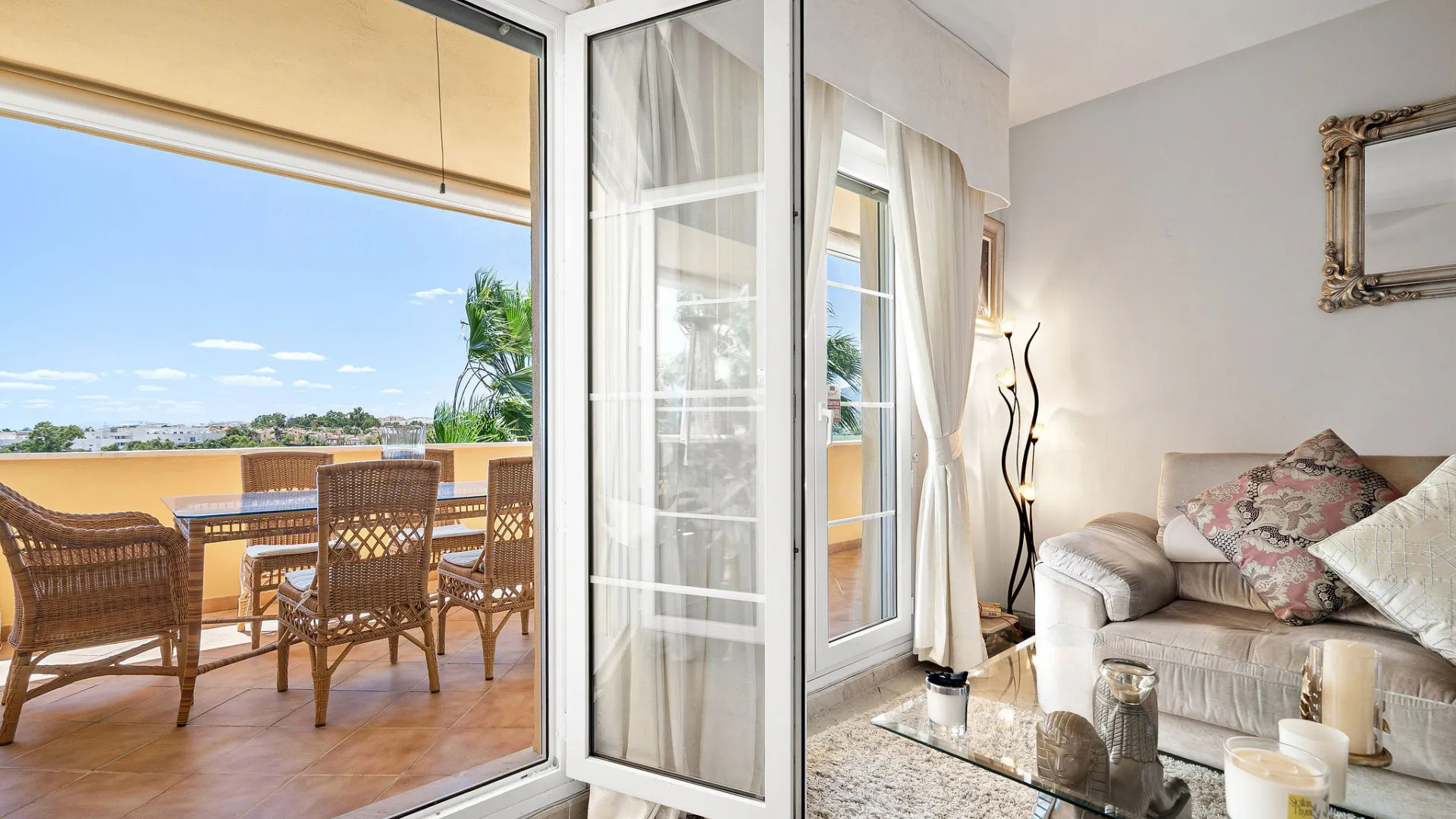 Se vende apartamento en Cumbres del Rodeo de 3 dormitorios