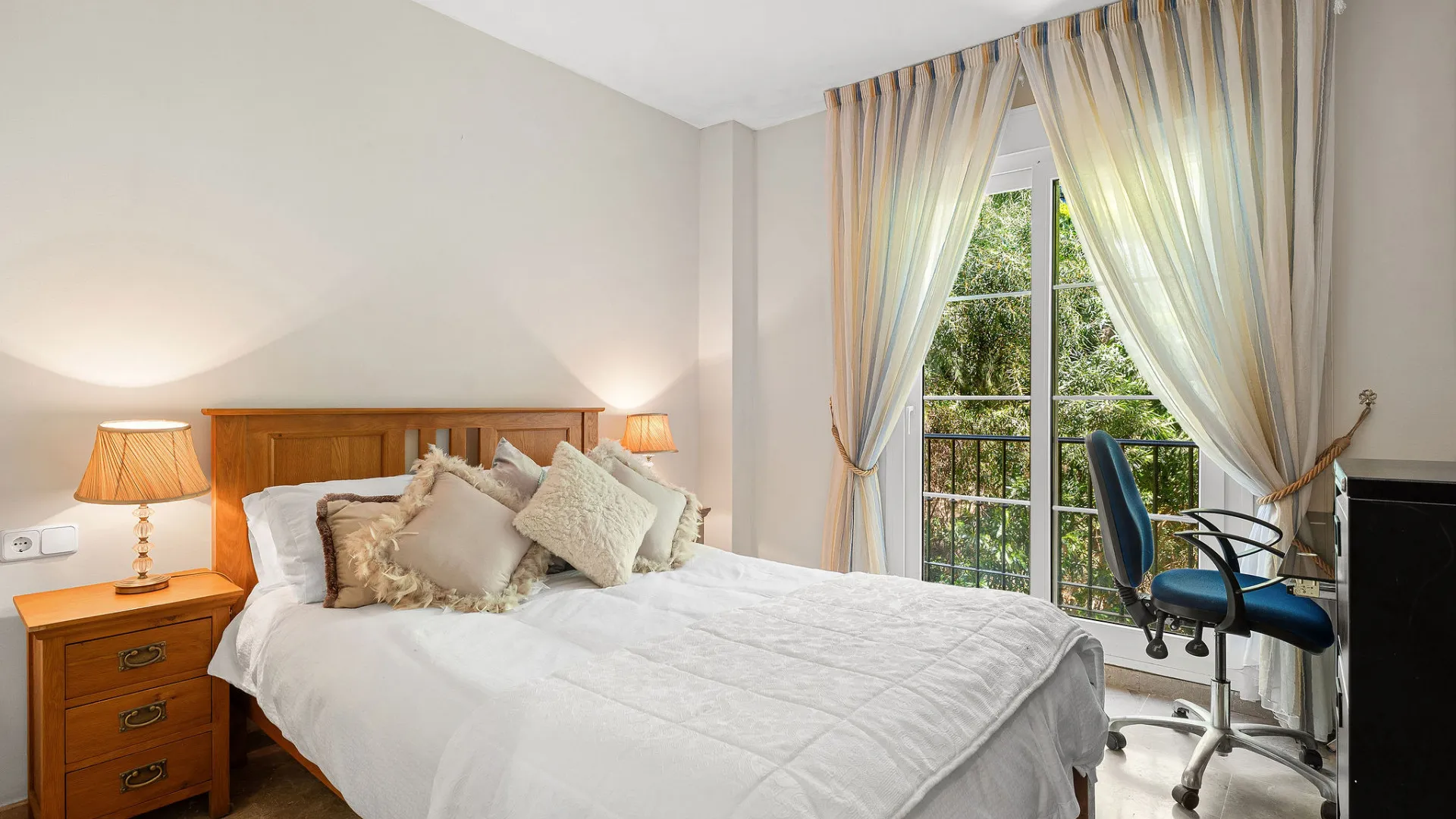 Se vende apartamento en Cumbres del Rodeo de 3 dormitorios