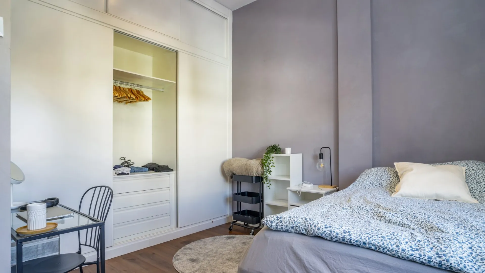 3 bedrooms Royal Gardens apartment for sale
