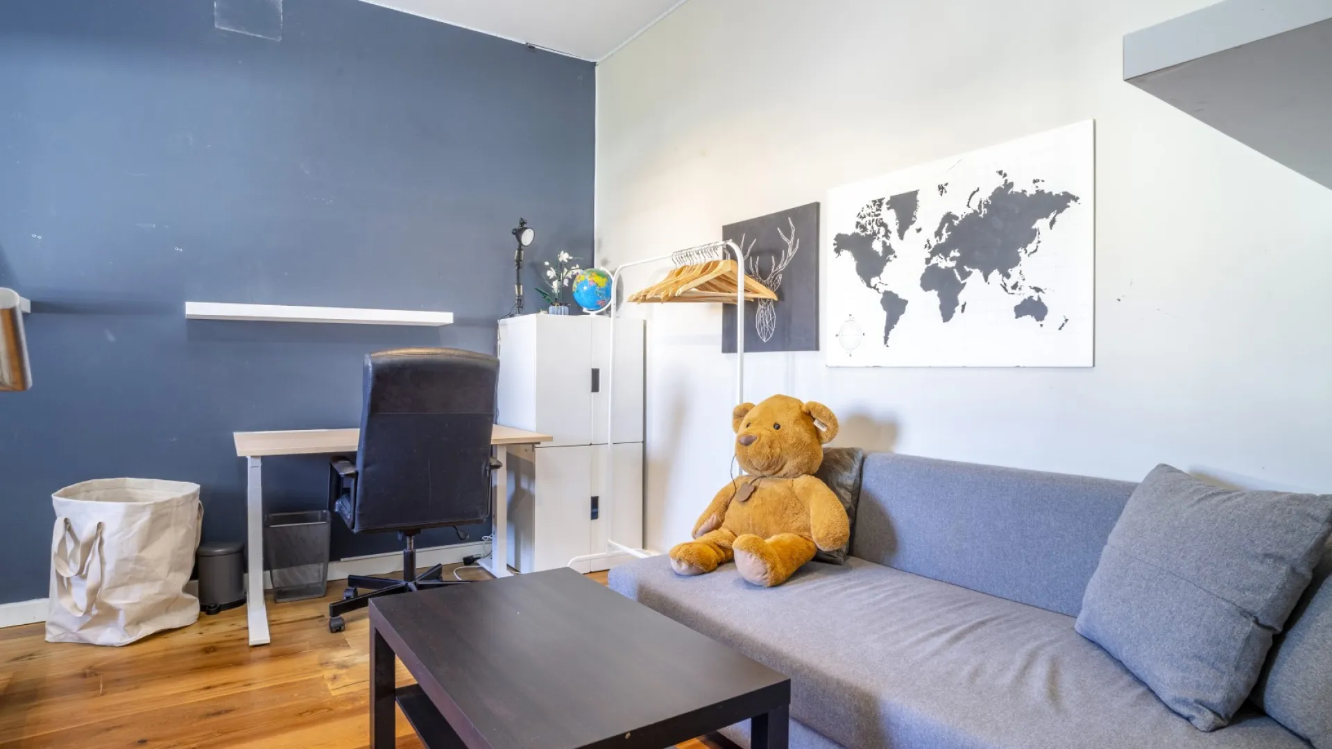 3 bedrooms Royal Gardens apartment for sale