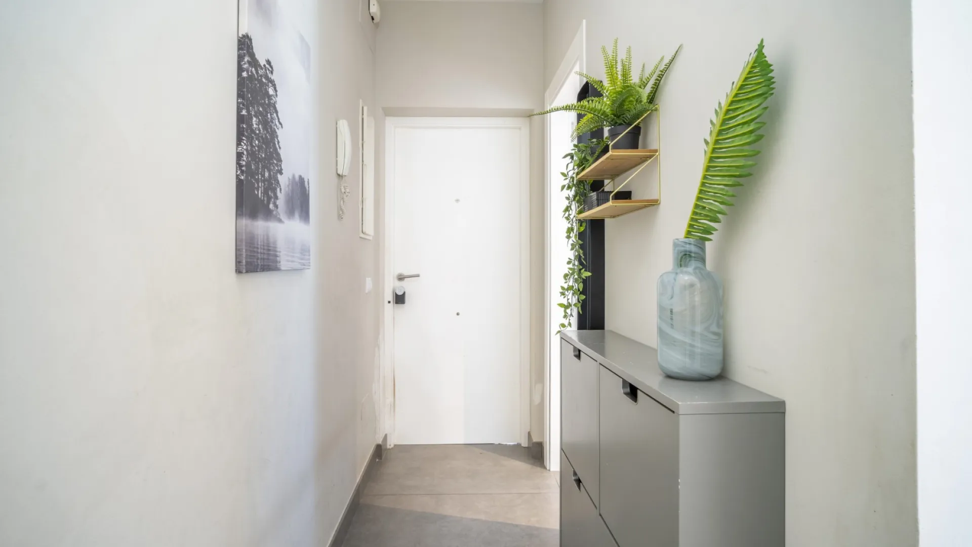 3 bedrooms Royal Gardens apartment for sale