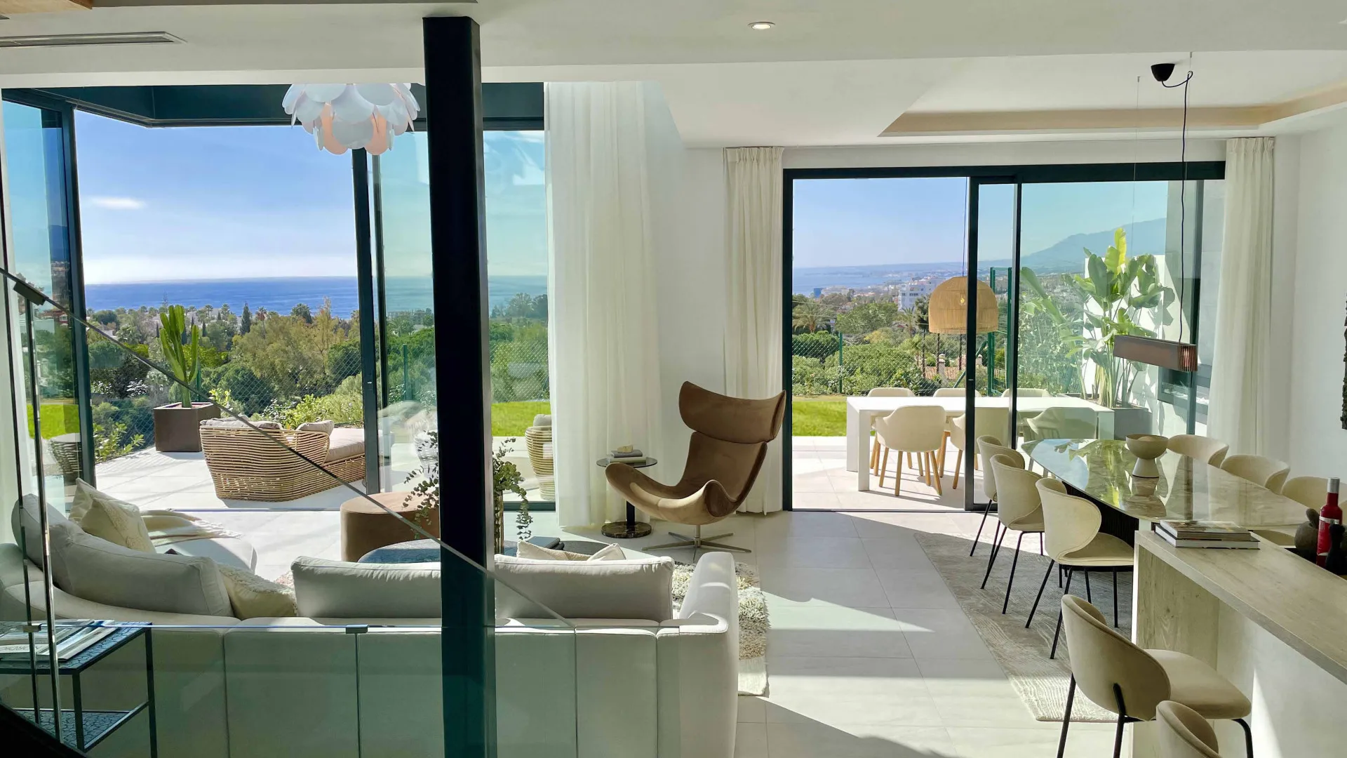 For sale semi detached villa with 6 bedrooms in Rio Real