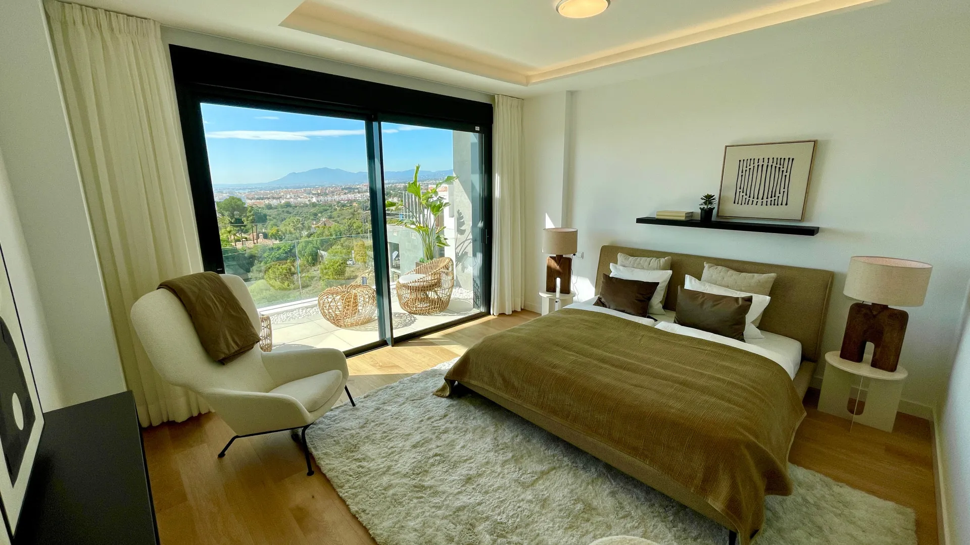 For sale semi detached villa with 6 bedrooms in Rio Real