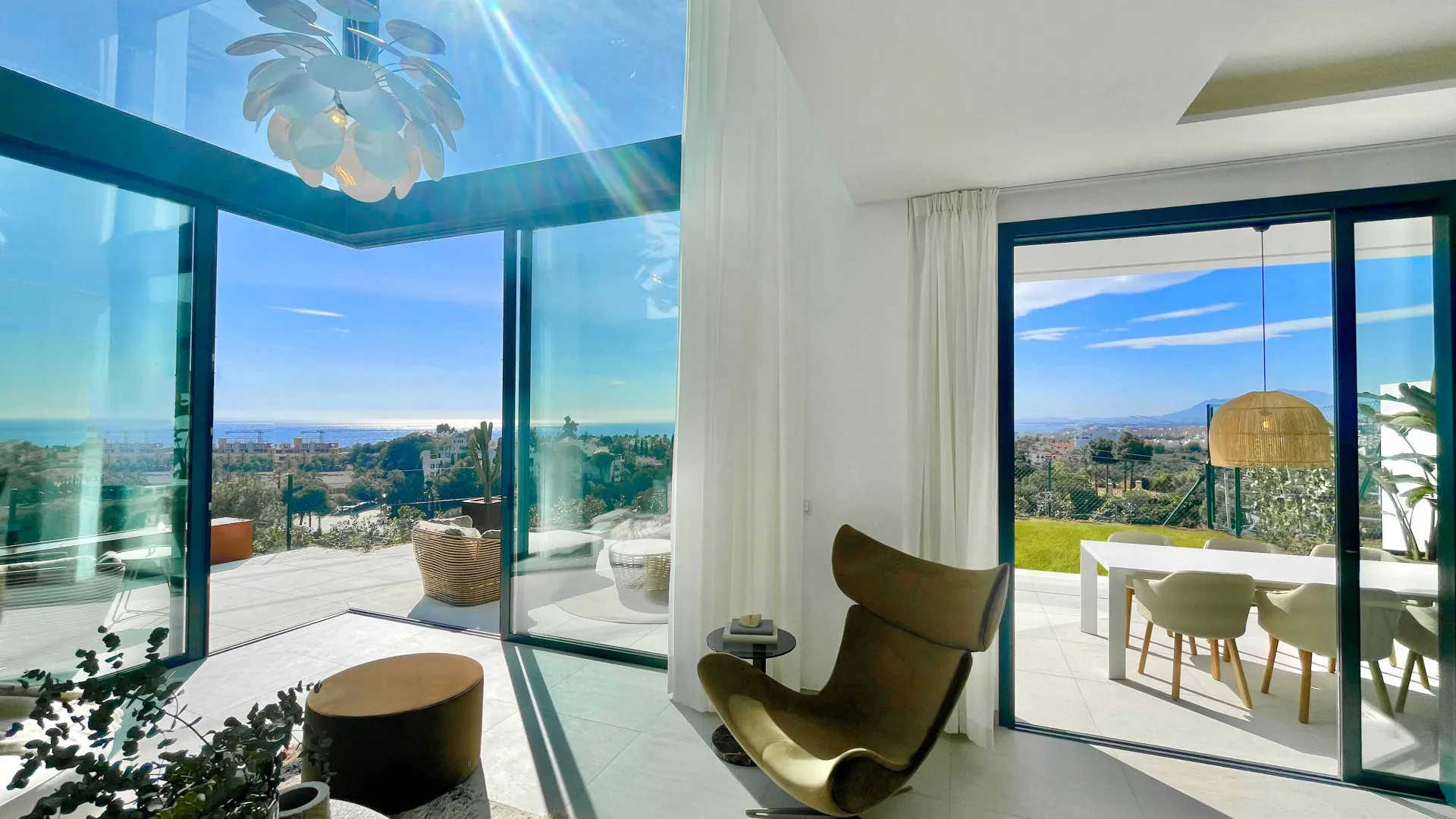 For sale semi detached villa with 6 bedrooms in Rio Real