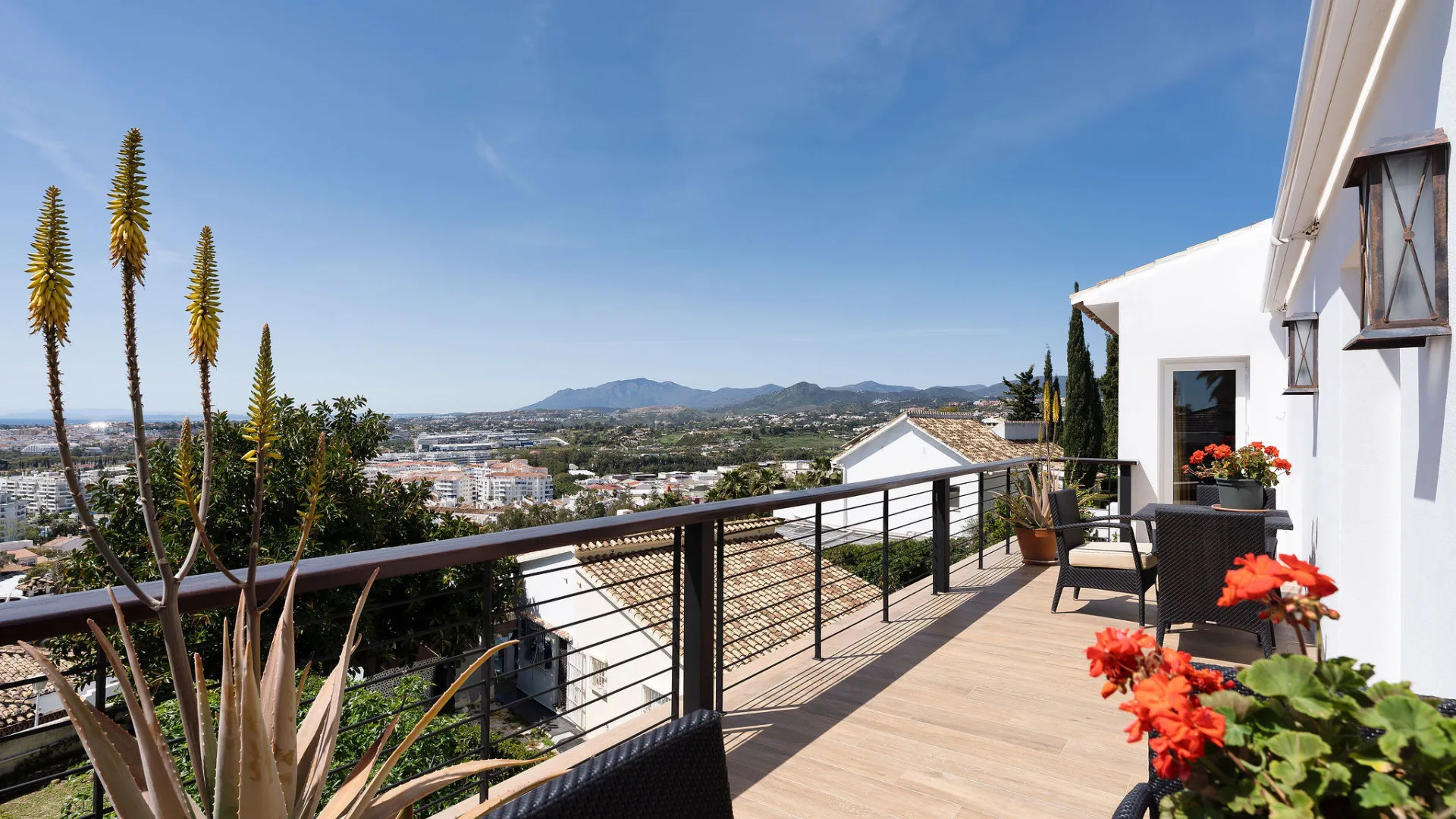 Villa a la venta con 4 dormitorios en Nueva Andalucia
