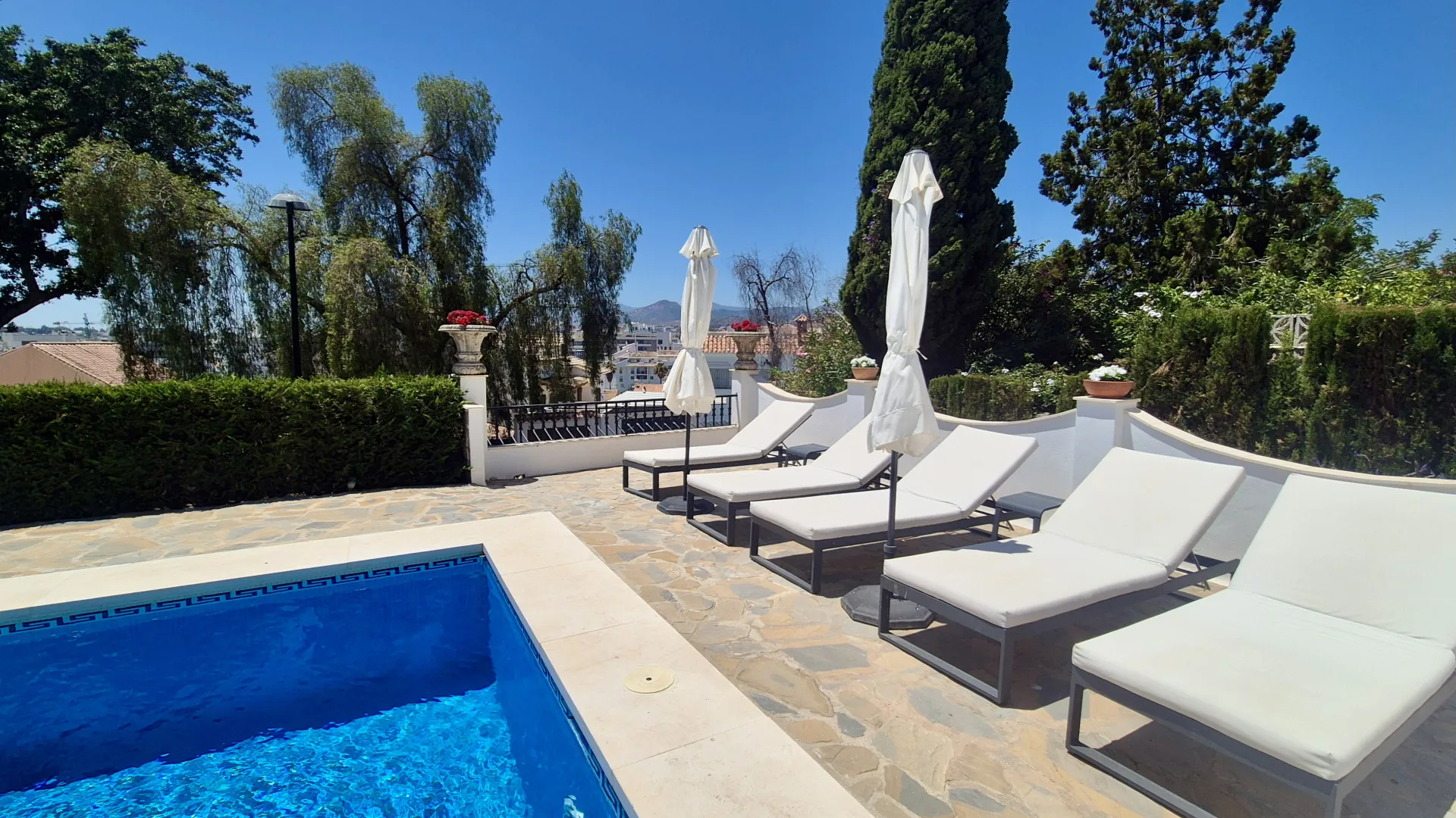 For sale La Campana 3 bedrooms villa