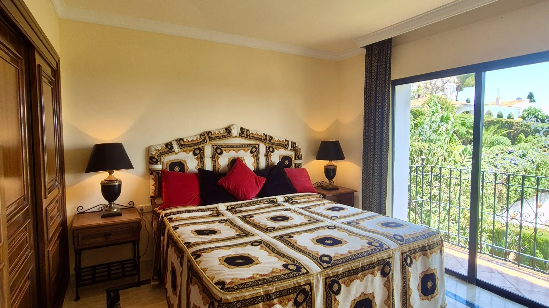 For sale La Campana 3 bedrooms villa