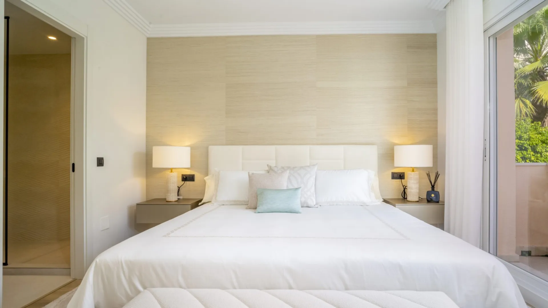 Apartment for sale in Albatross Hill