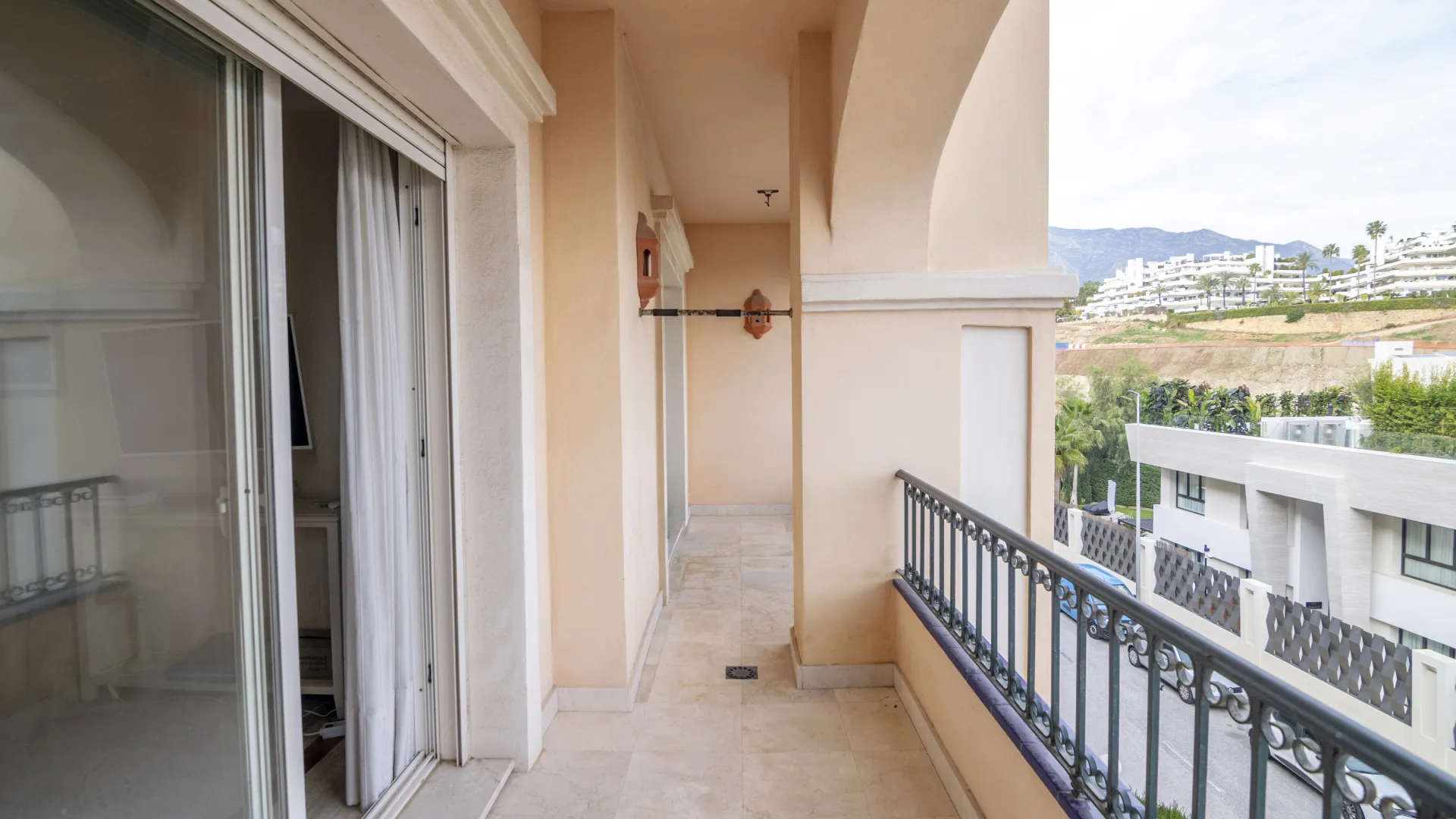 Apartamento en venta de 3 dormitorios en Lomas de Sierra Blanca