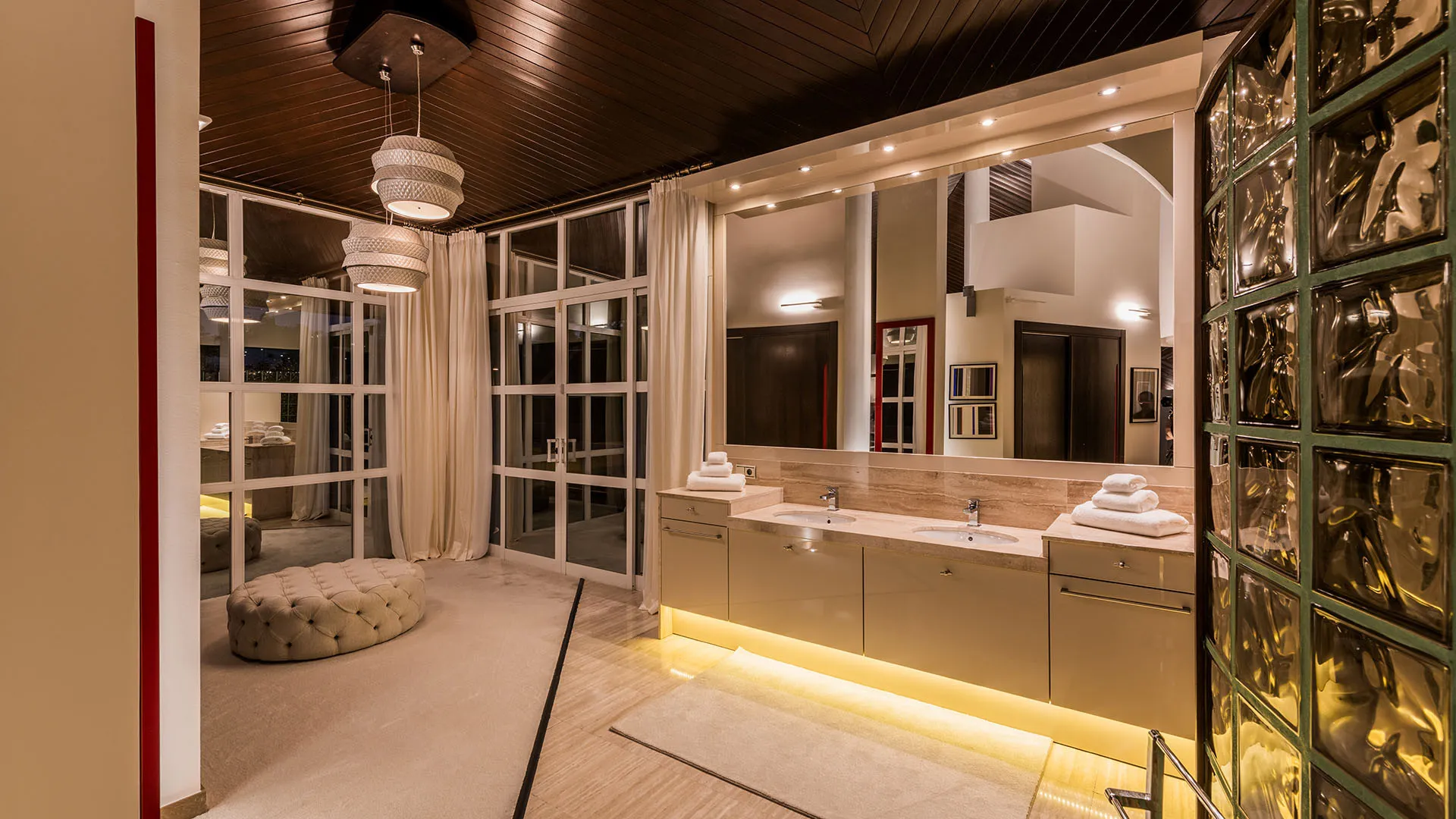 Villa for sale in La Quinta with 5 bedrooms
