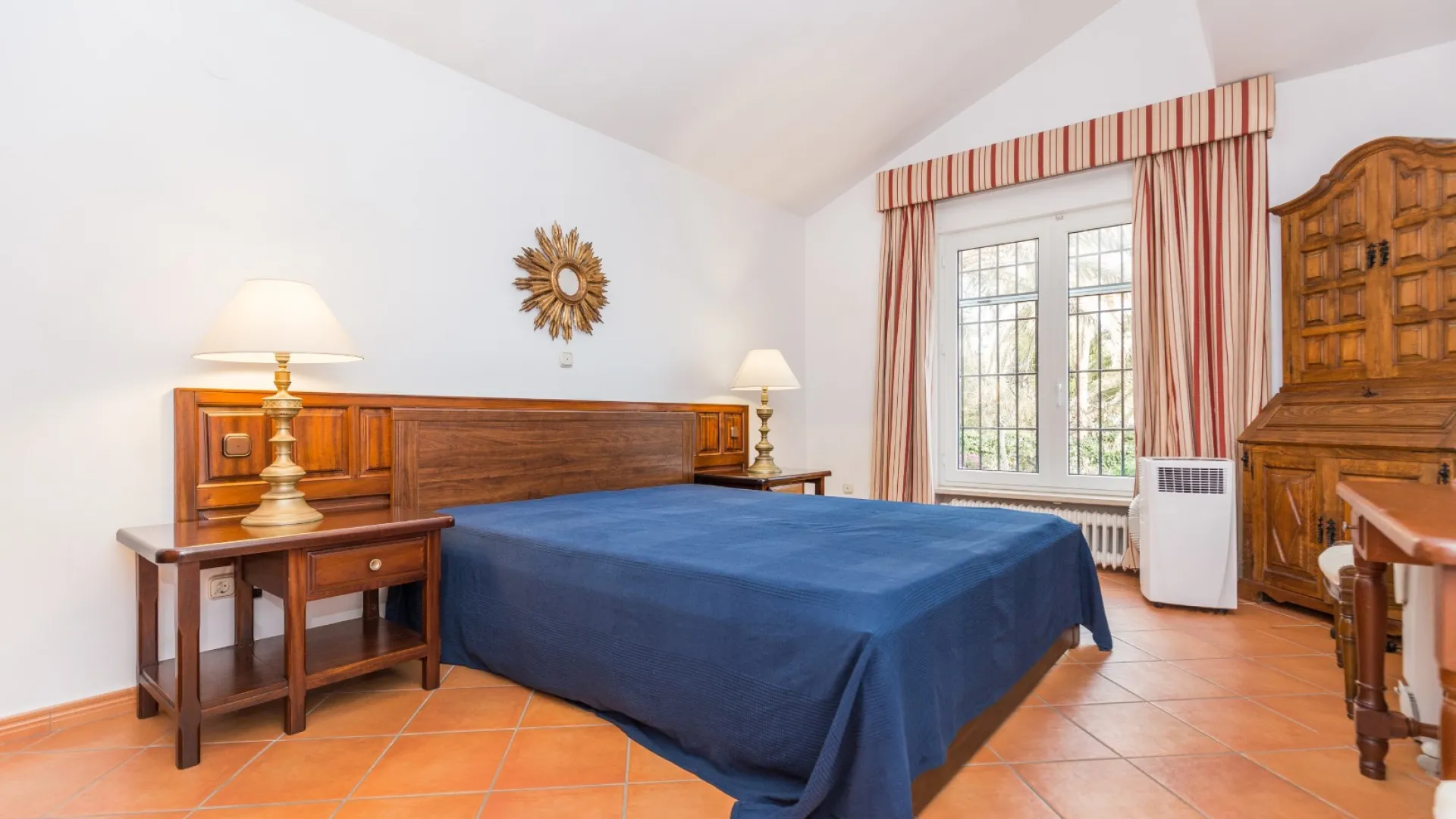 Villa en venta con 5 dormitorios en La Reserva de los Monteros