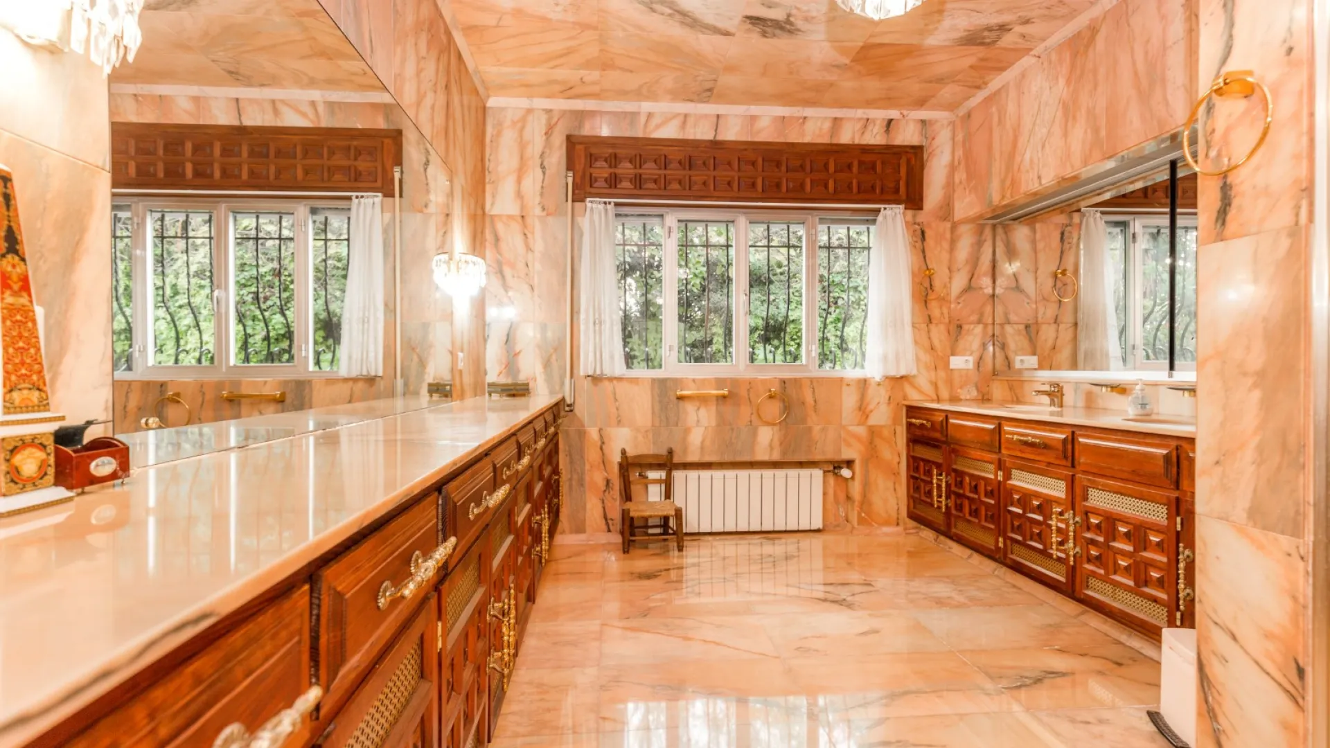 Villa en venta con 5 dormitorios en La Reserva de los Monteros
