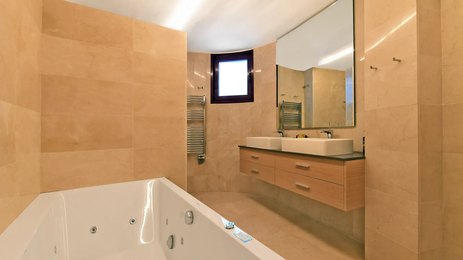 Villa in Nueva Andalucia for sale