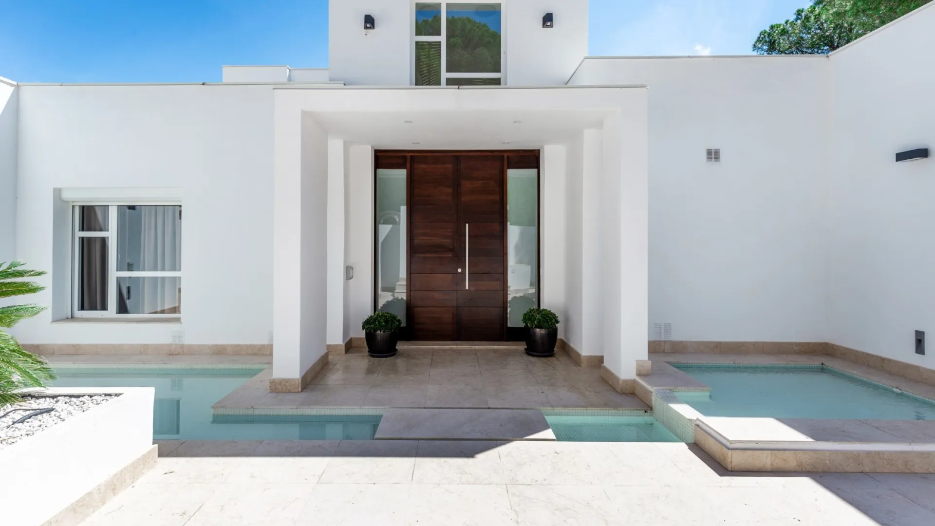 Comprar villa con 6 dormitorios en Las Brisas