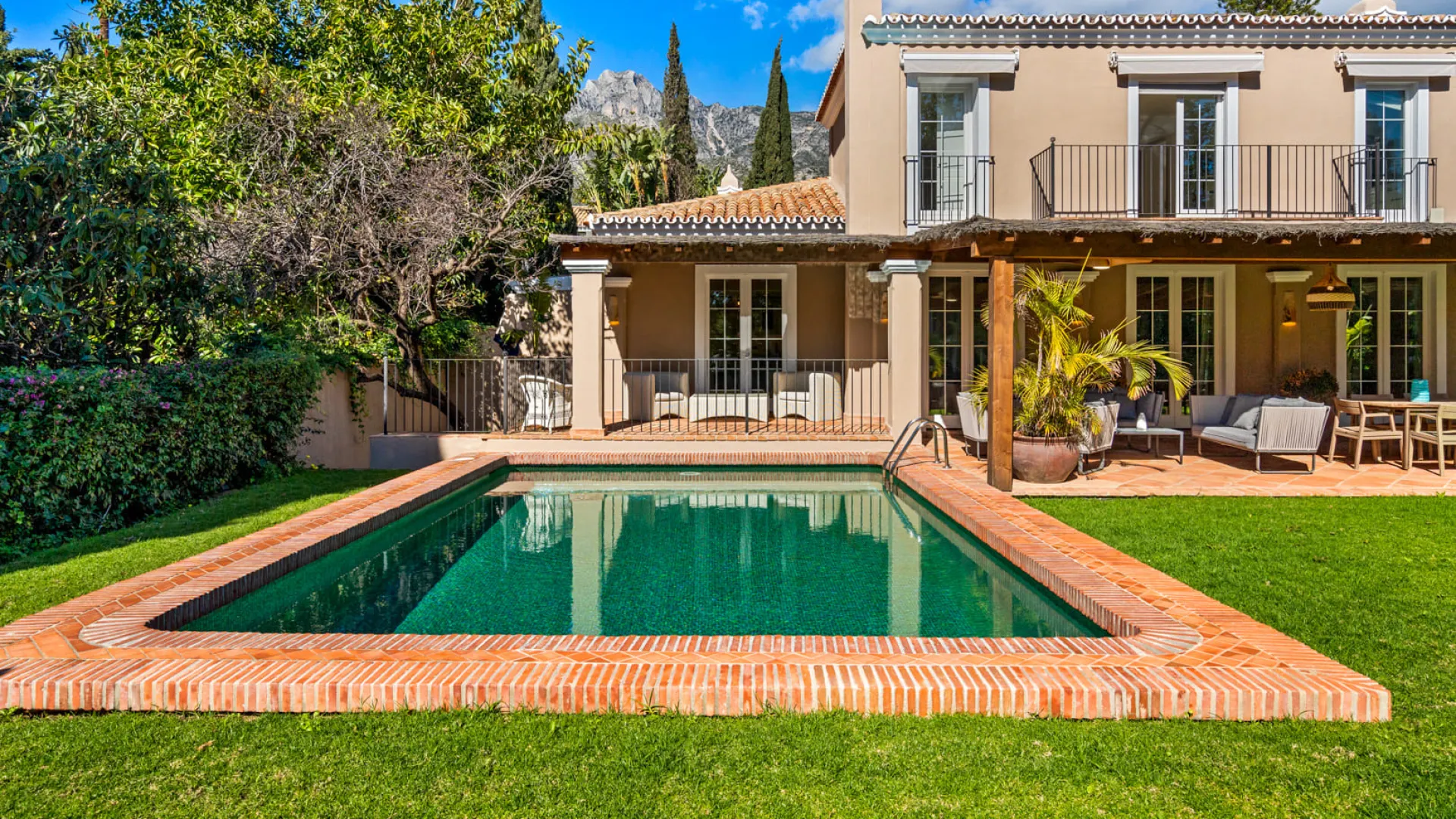 For sale Nagüeles 4 bedrooms villa