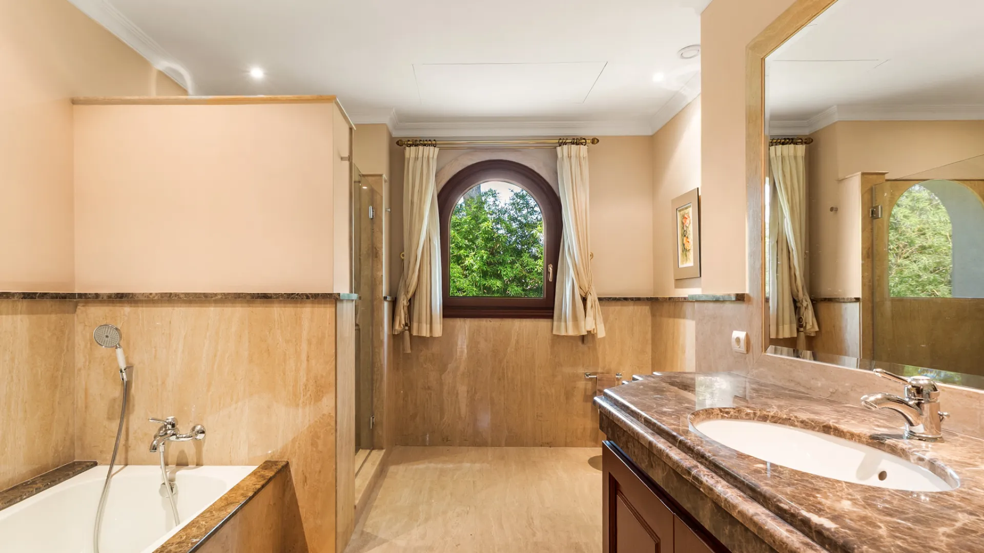 Guadalmina Baja, villa en venta de 8 dormitorios