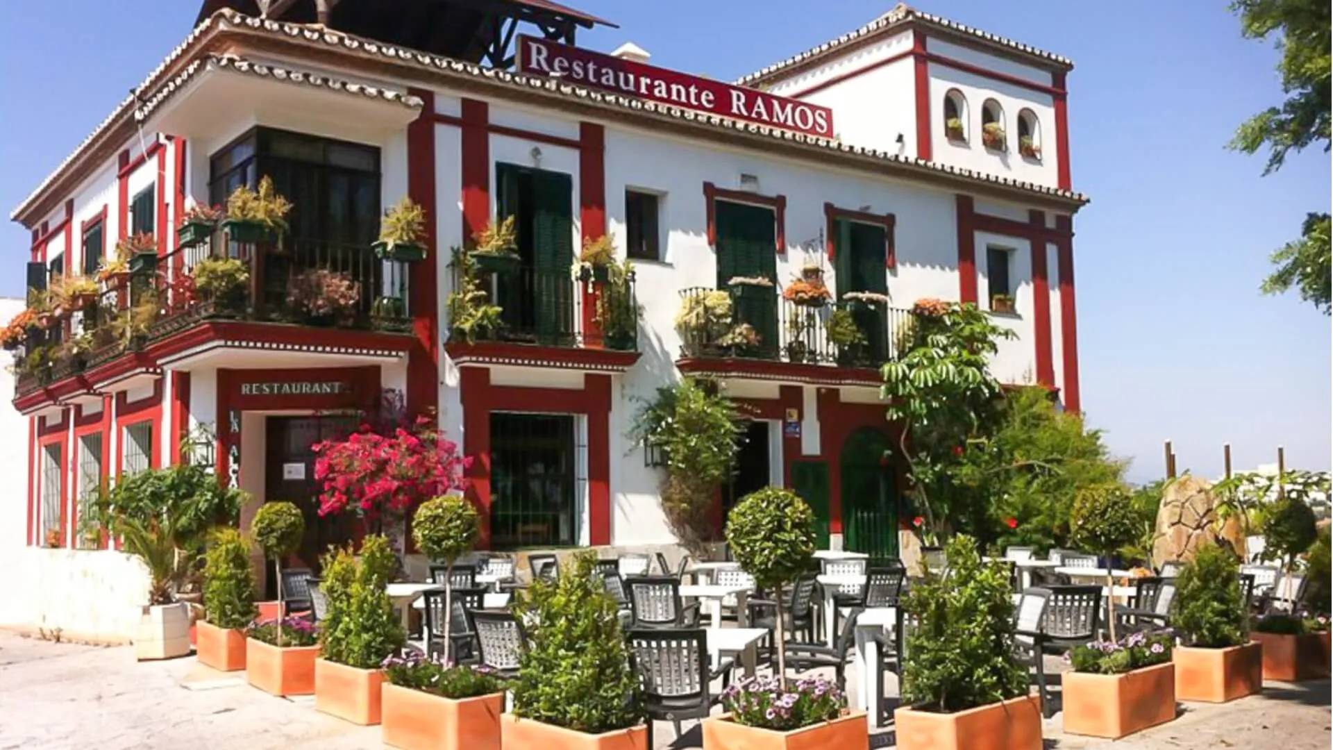 Villa con 4 dormitorios en venta en Selwo