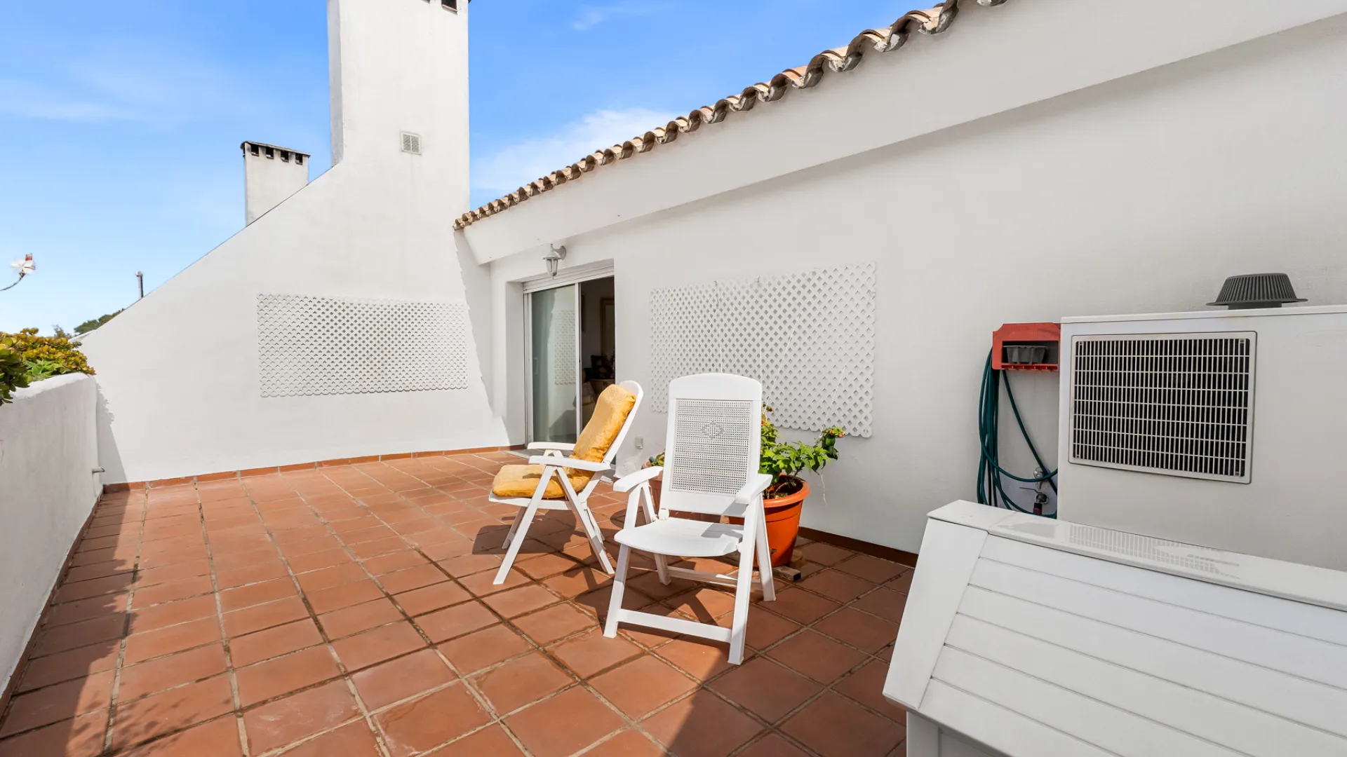 Atico duplex en venta en Guadalmina Baja